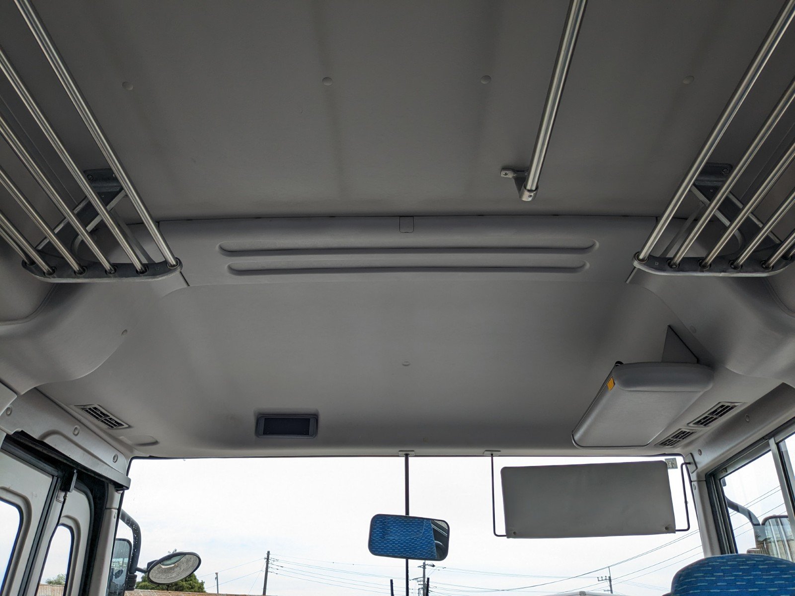 vehicle_image_20260501132448ekFYwXFSot.jpg