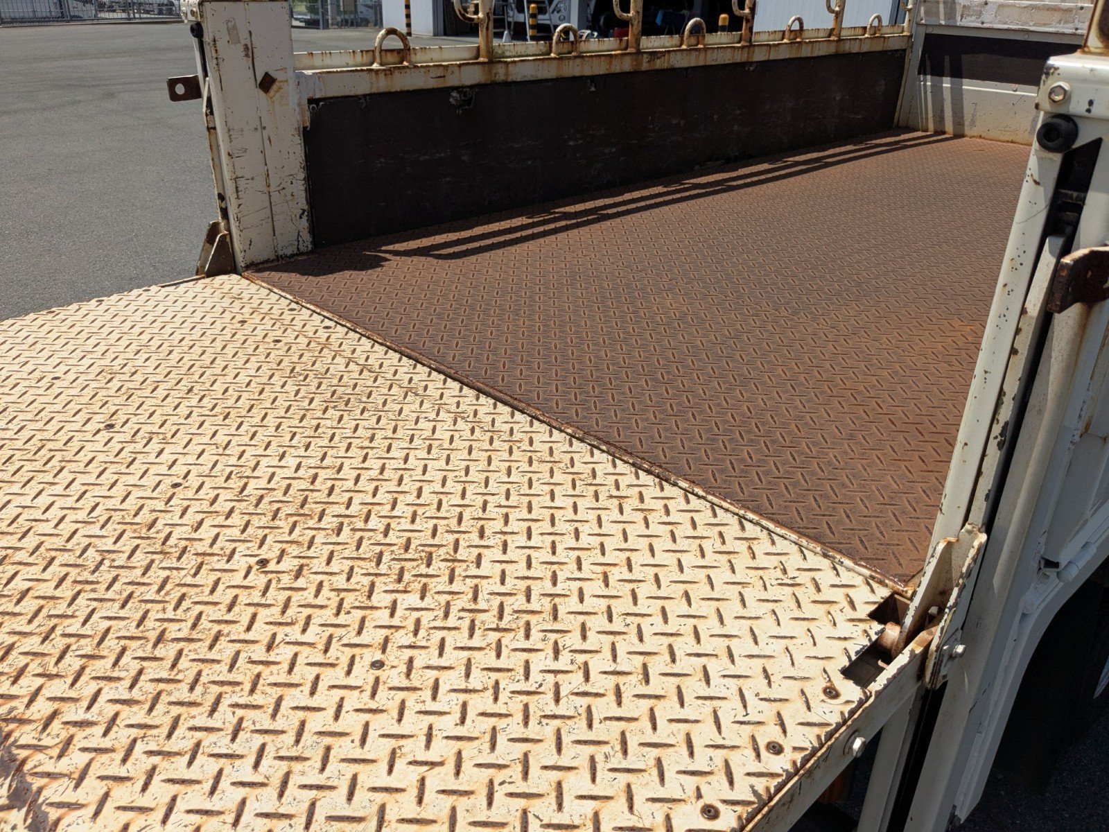 vehicle_image_20260520104706jRWfQYb5ZT.jpg
