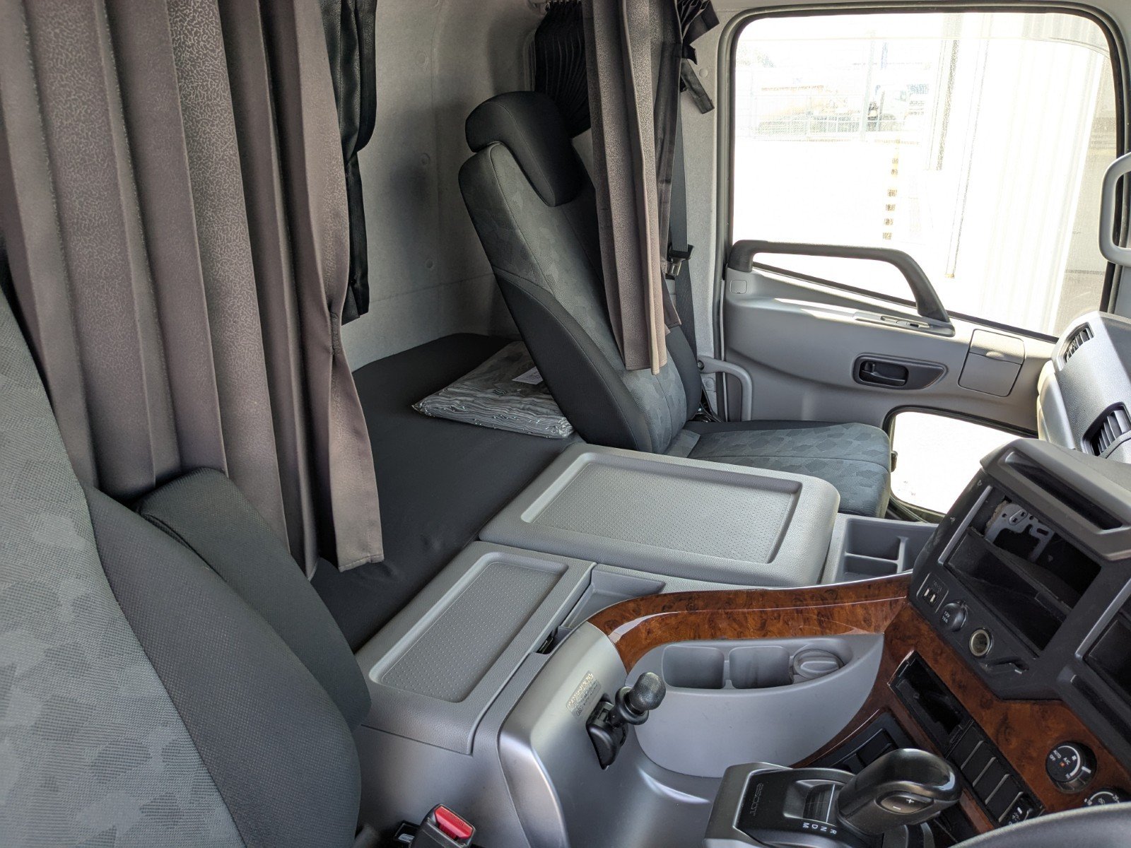 vehicle_image_20260327180222S6JFroaJXl.jpg