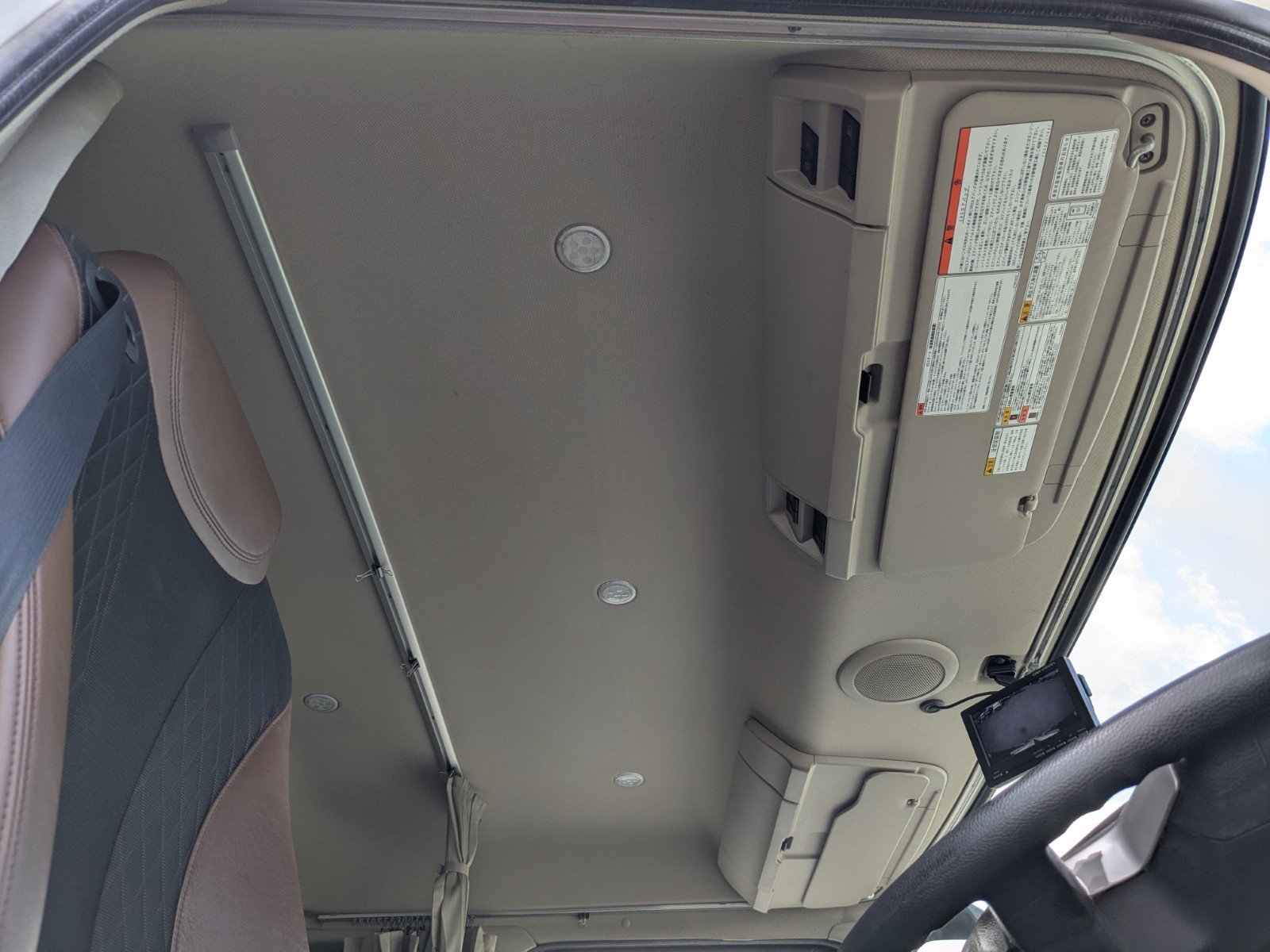 vehicle_image_20260408093501j4BlGrcqg3.jpg
