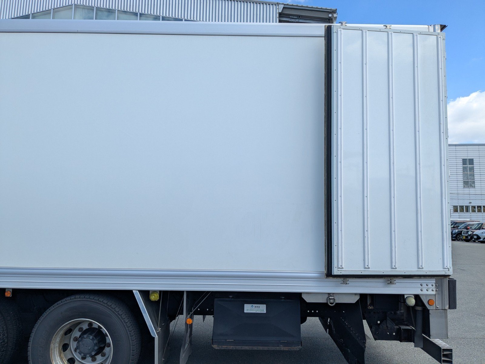 vehicle_image_20260408093501tDUoBRDQiX.jpg