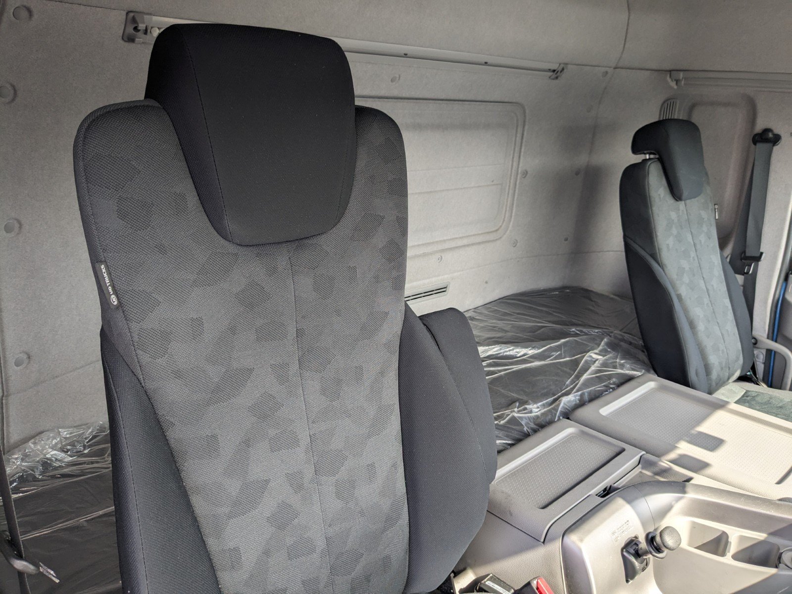 vehicle_image_20260410142501IrL0CxuUsG.jpg