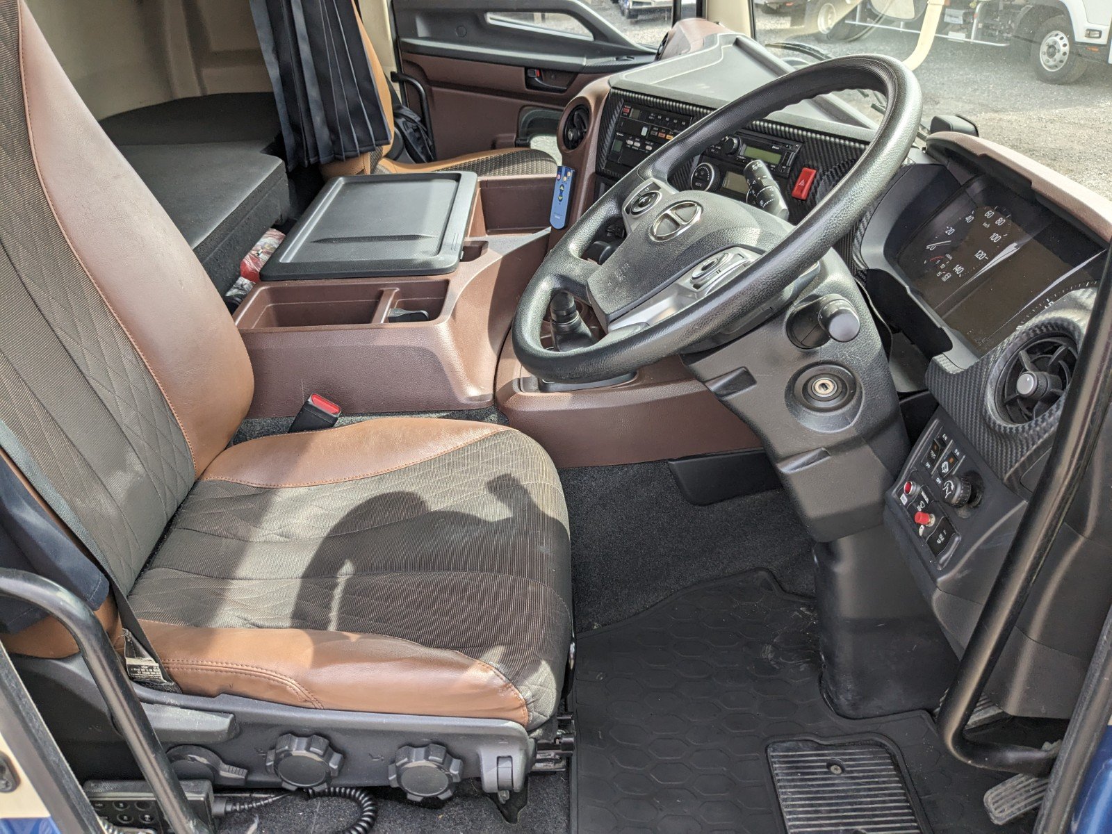 vehicle_image_20260526185840g2i76b10fh.jpg