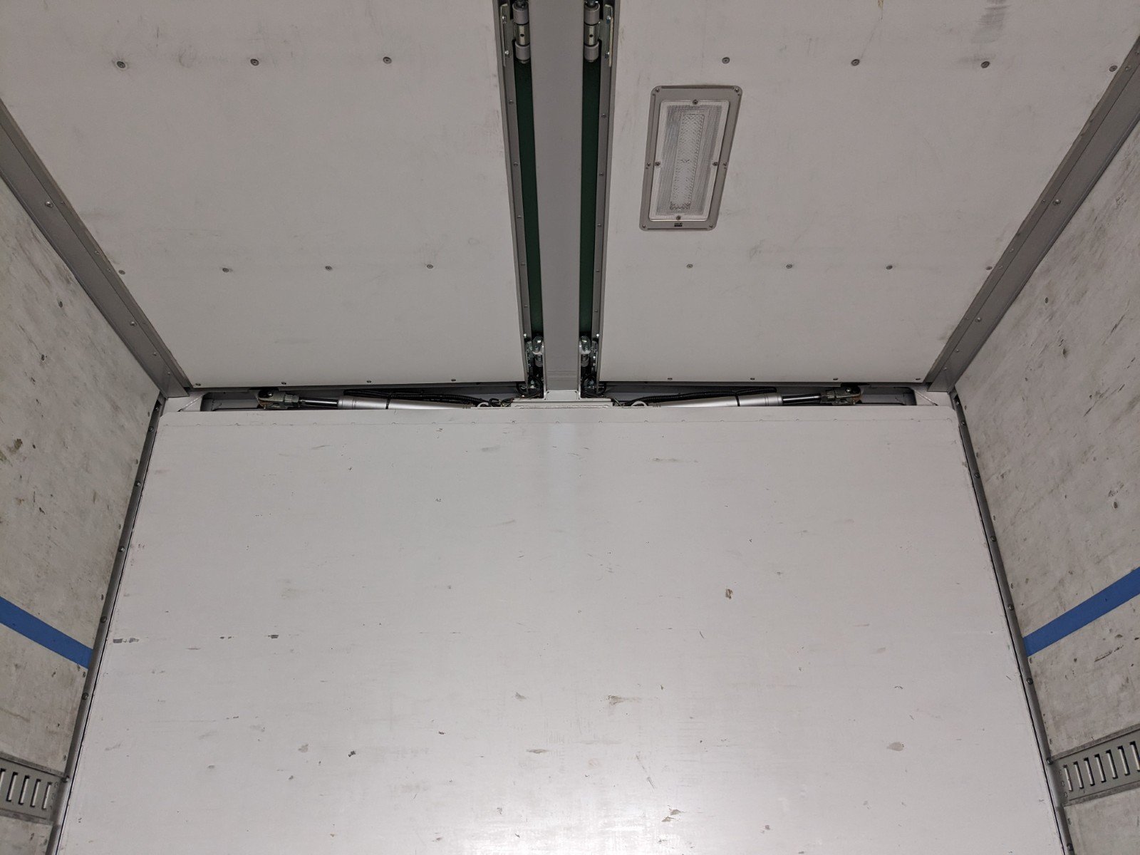 vehicle_image_20260526185840q3UmNApASN.jpg