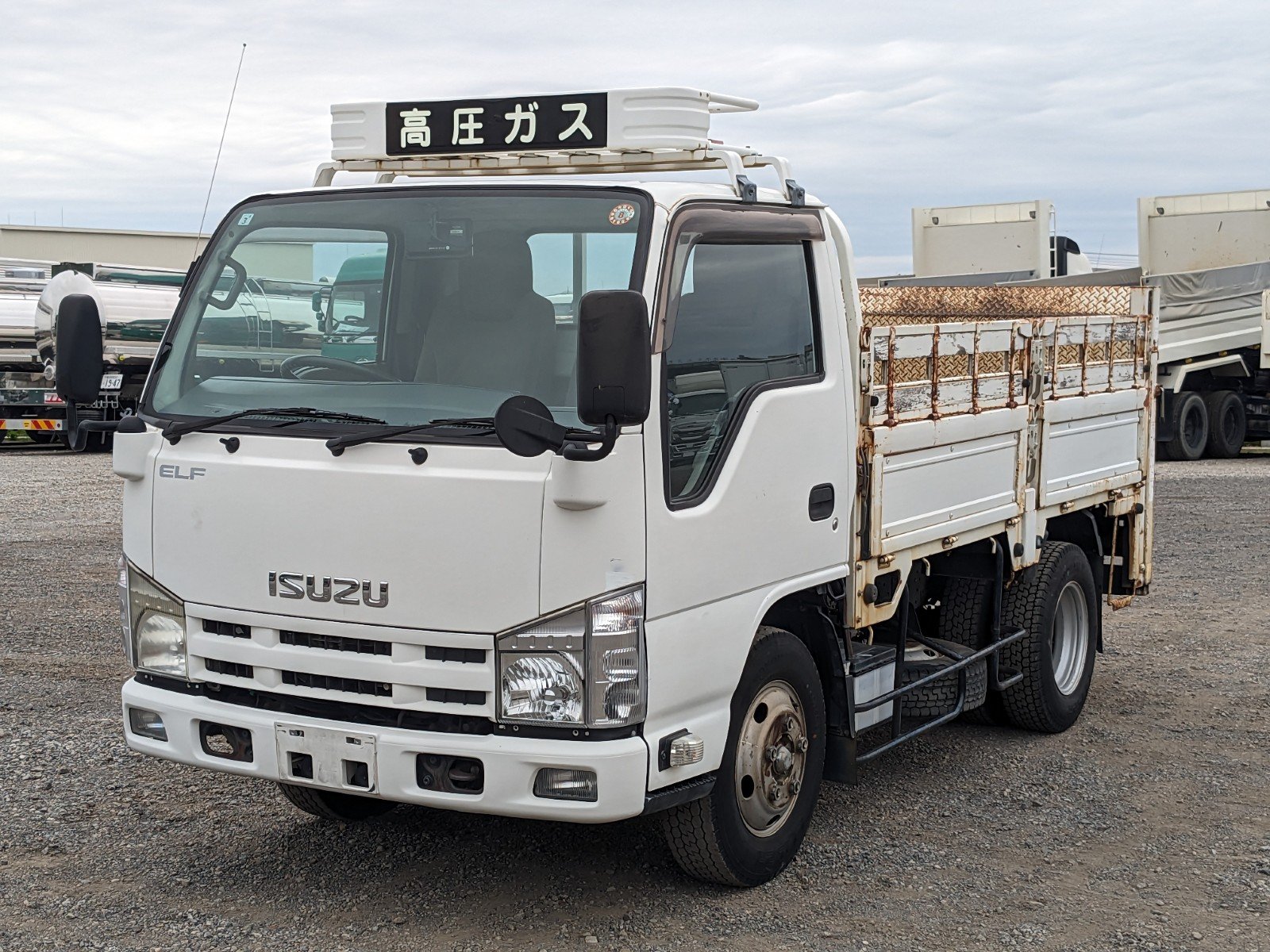 vehicle_image_20260507181141EAtQ8ooLbI.jpg