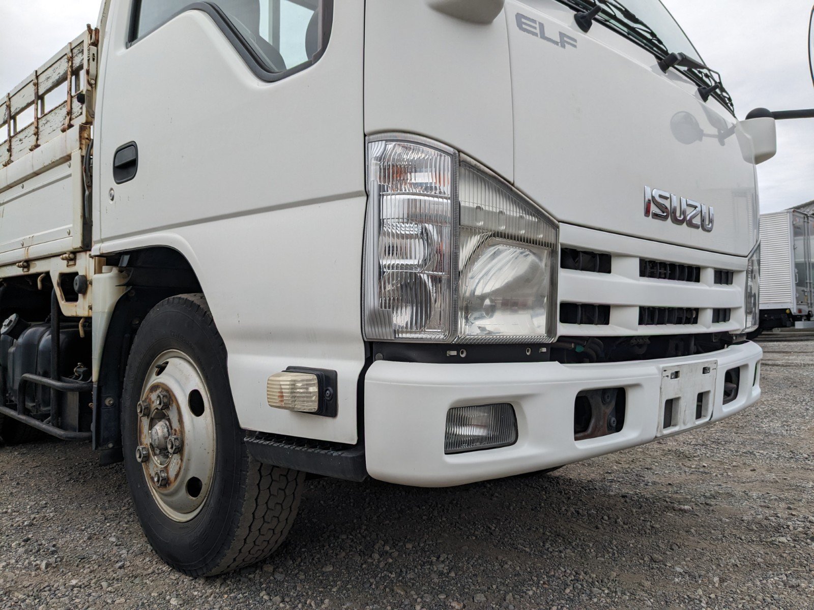 vehicle_image_20260507181141UxVMC33F3d.jpg