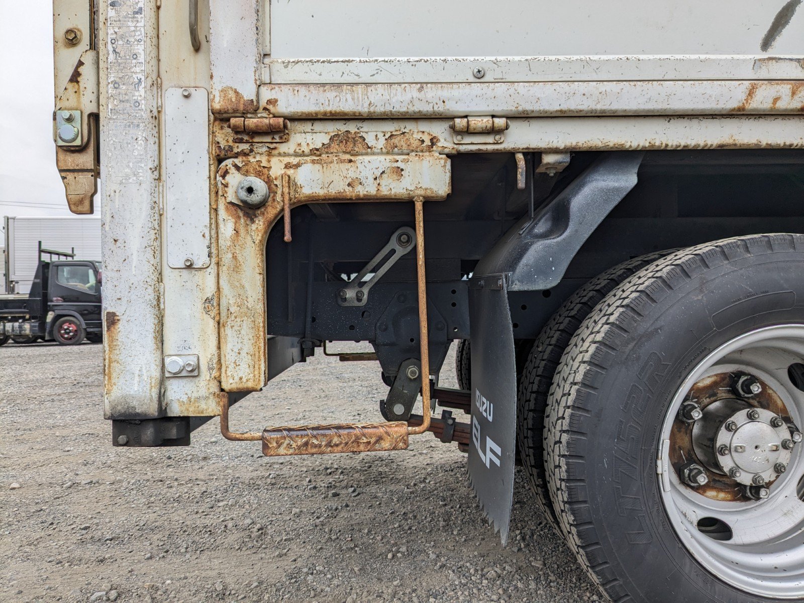 vehicle_image_20260507181141zp3KwWf2rr.jpg