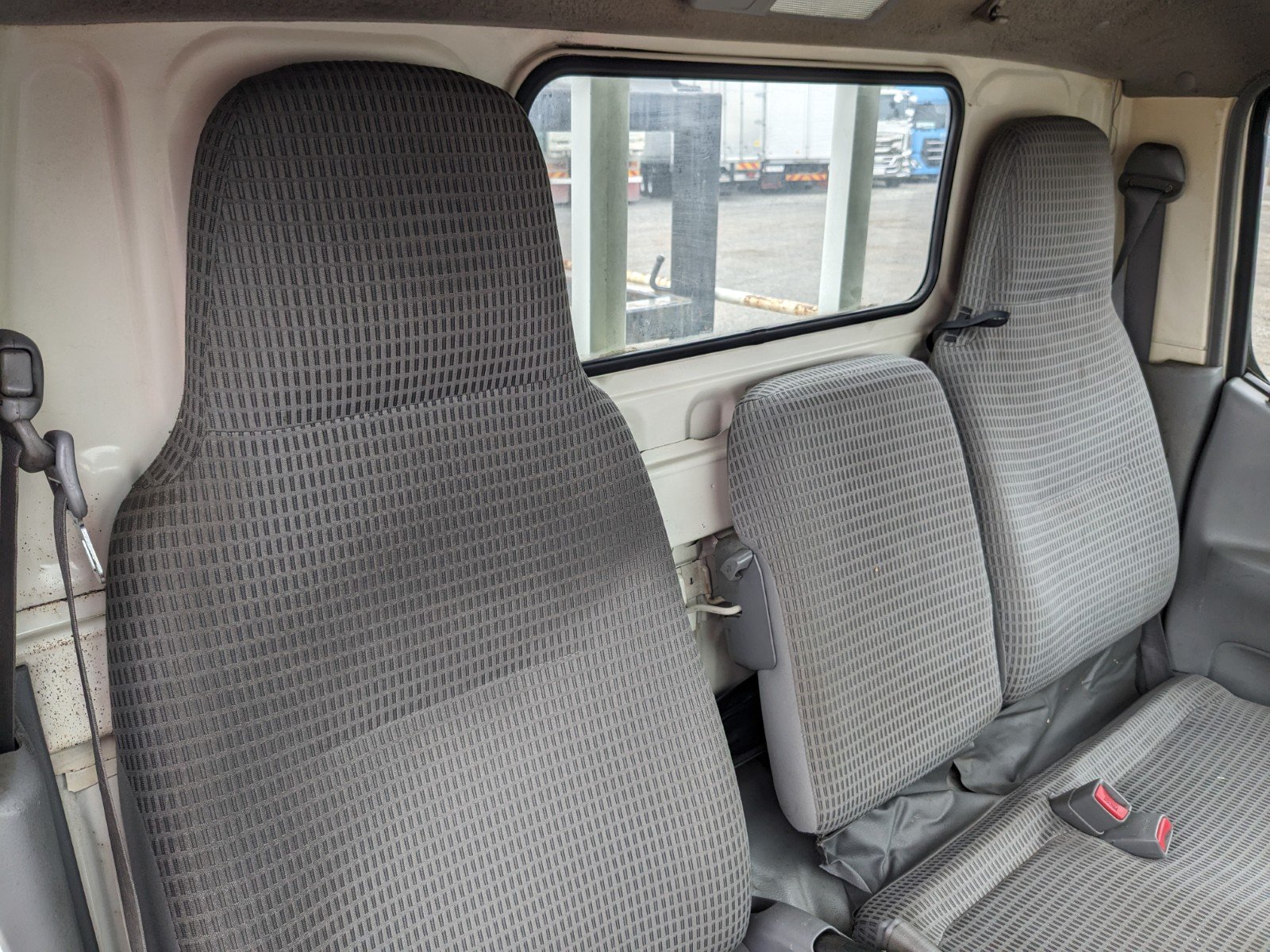 vehicle_image_20260507180836Z1fIoXoxcK.jpg
