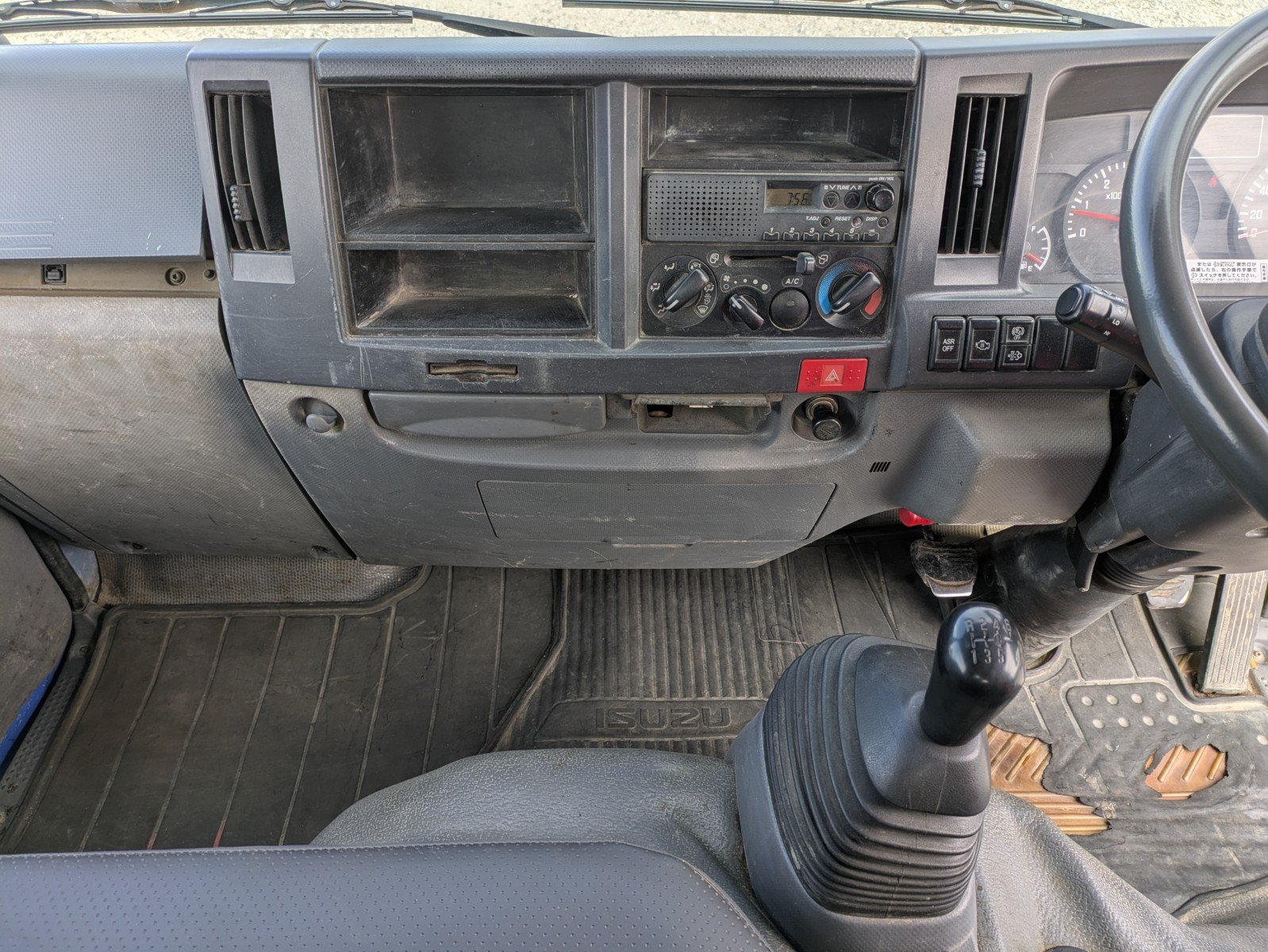 vehicle_image_2026042217221684DrcWwQ1c.jpg