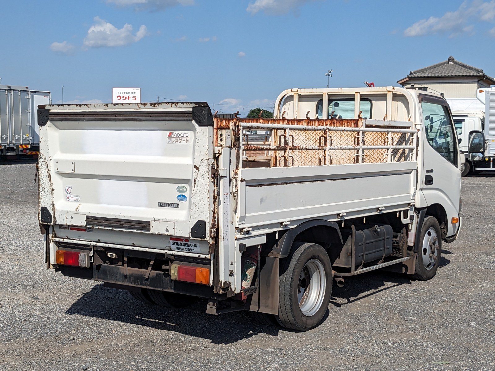 vehicle_image_202605131330277F9ZfAyGoj.jpg
