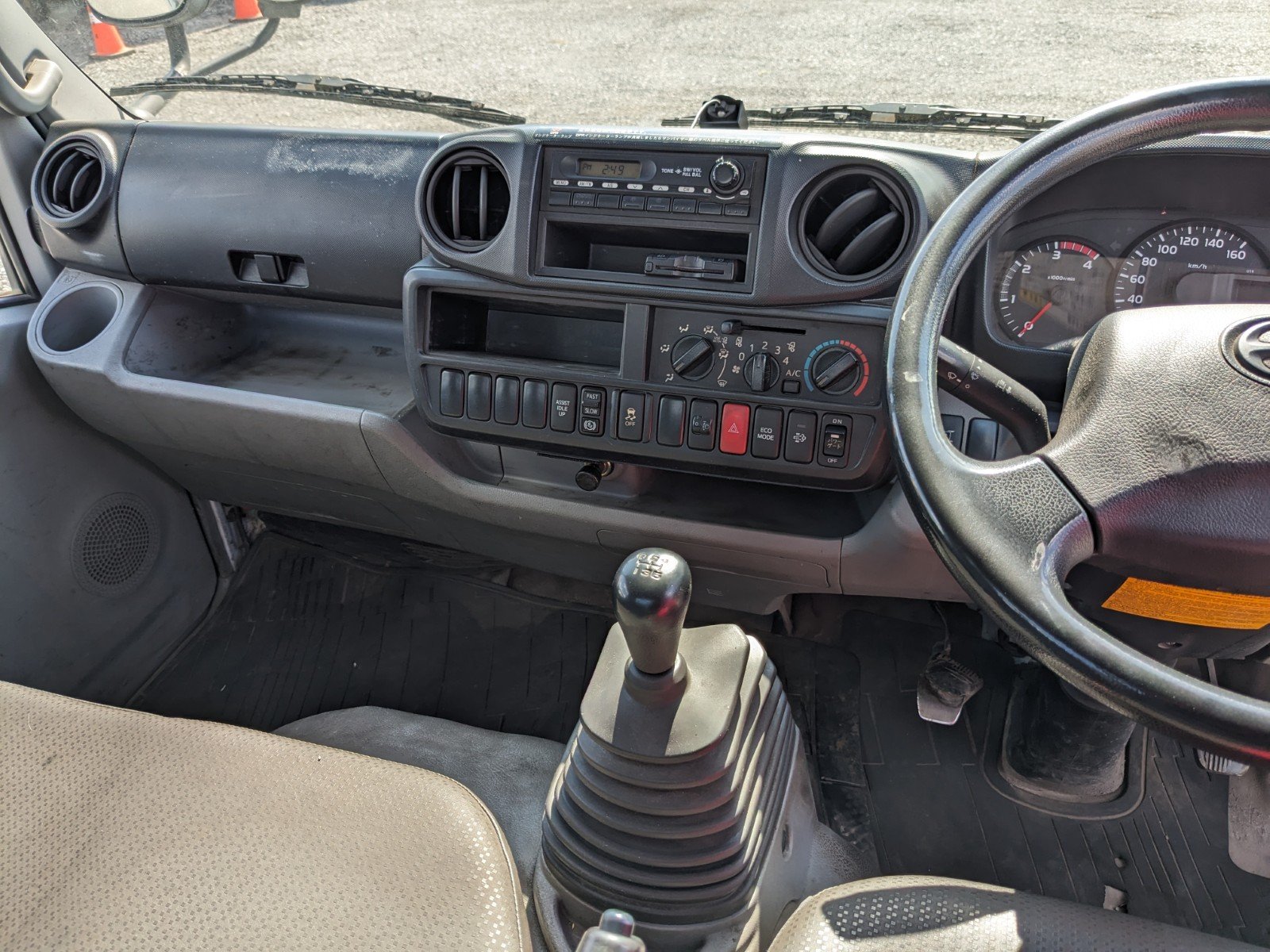 vehicle_image_20260513133027TAsT4Y4kmW.jpg