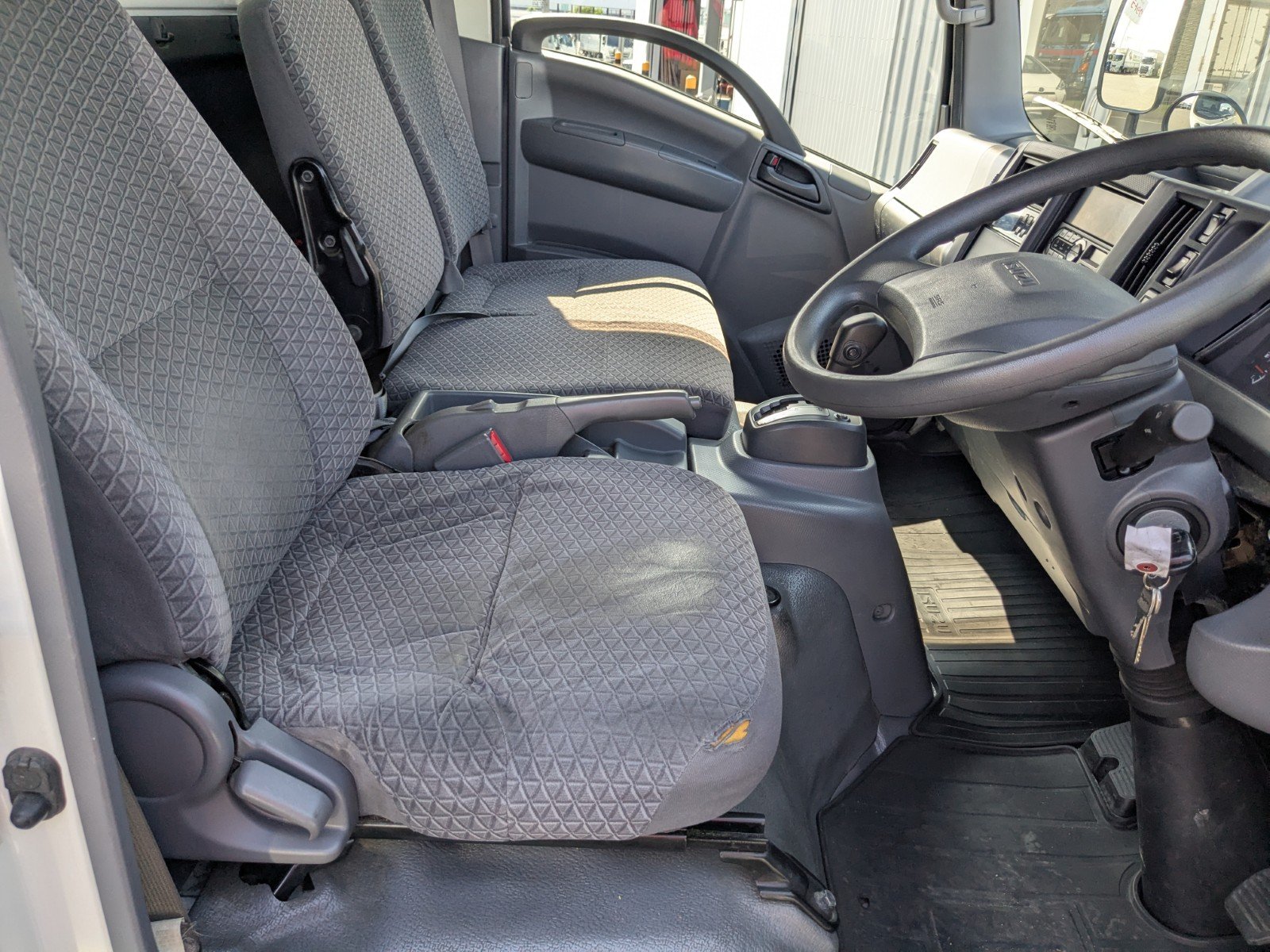vehicle_image_202606010932239xHESBSA5h.jpg