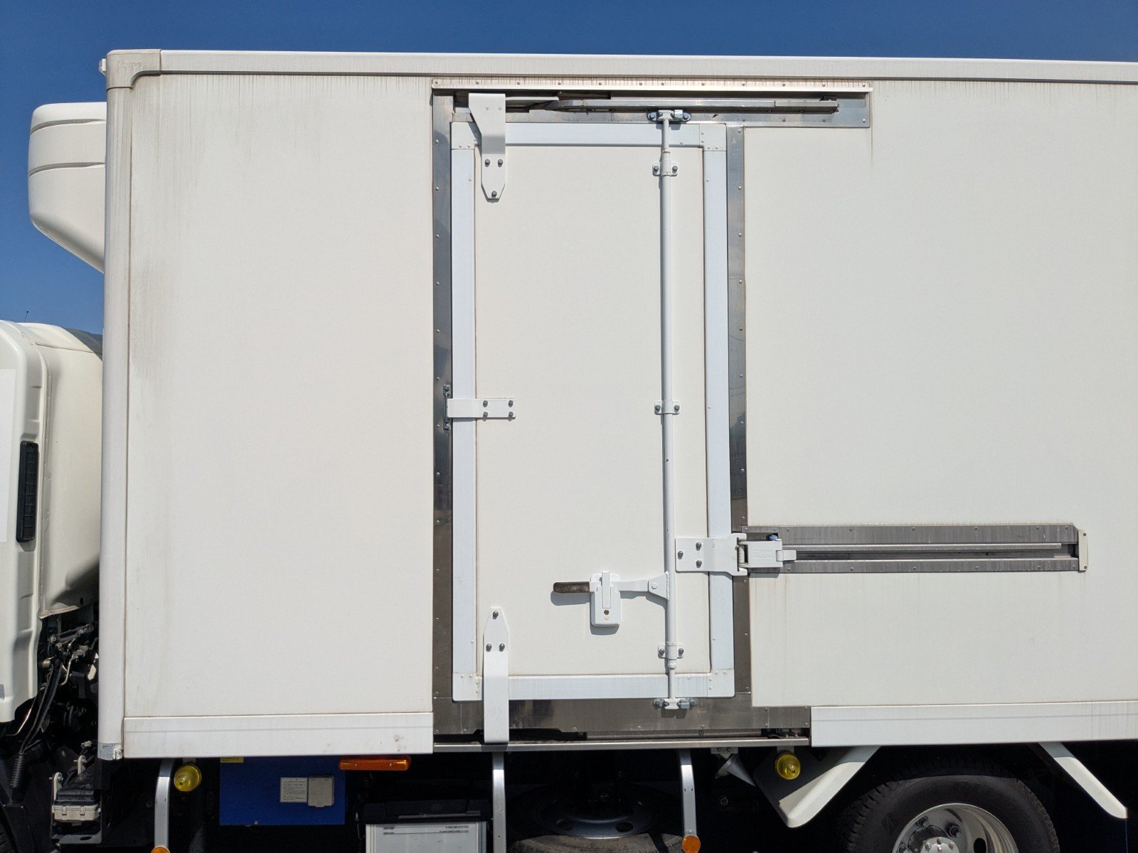 vehicle_image_20260601093223HD0eOXIYxn.jpg