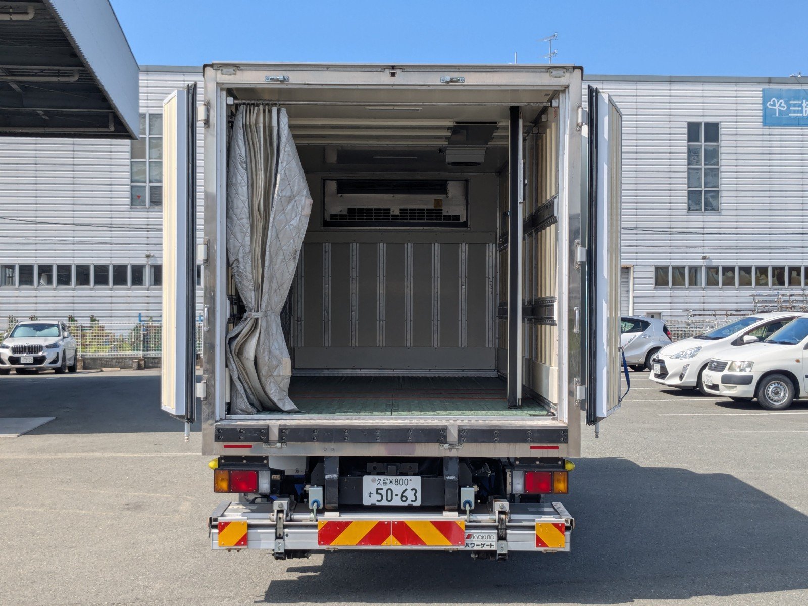 vehicle_image_20260601093223rhiVrHjmF7.jpg