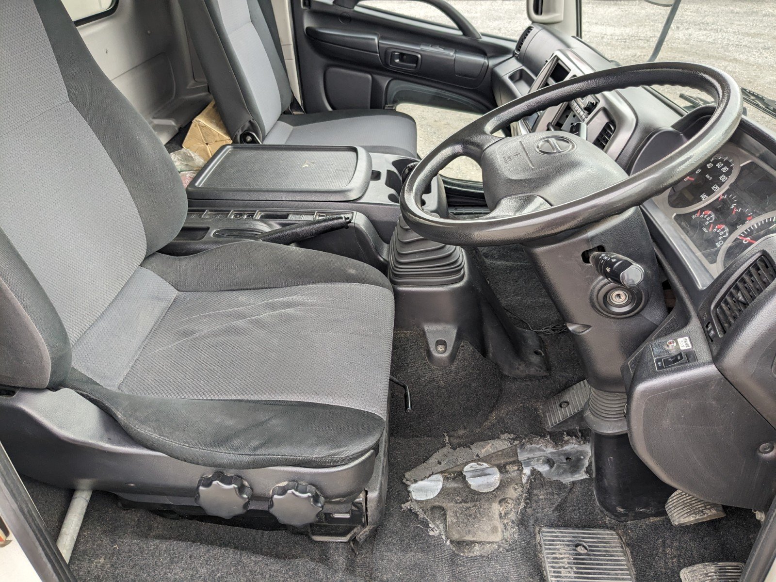 vehicle_image_20260606143010BryVKwTyNv.jpg