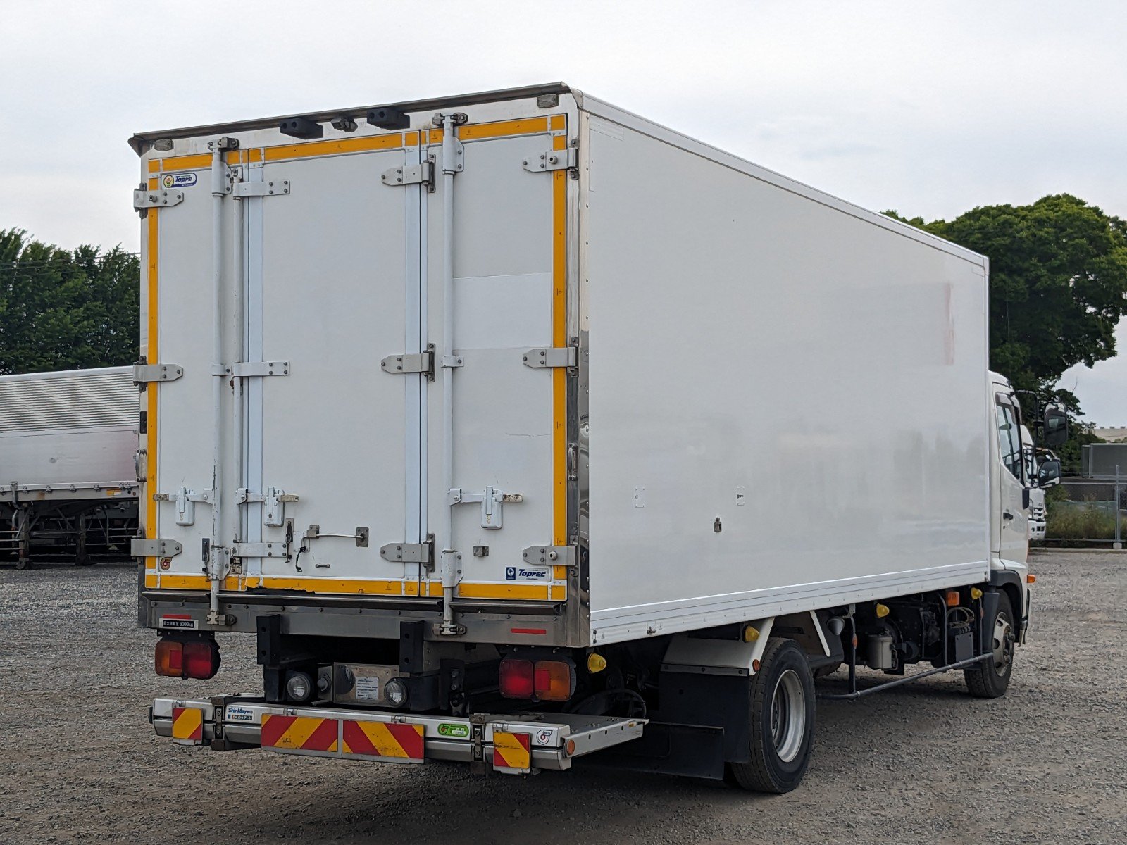 vehicle_image_20260606143010KZRp3gfsmz.jpg