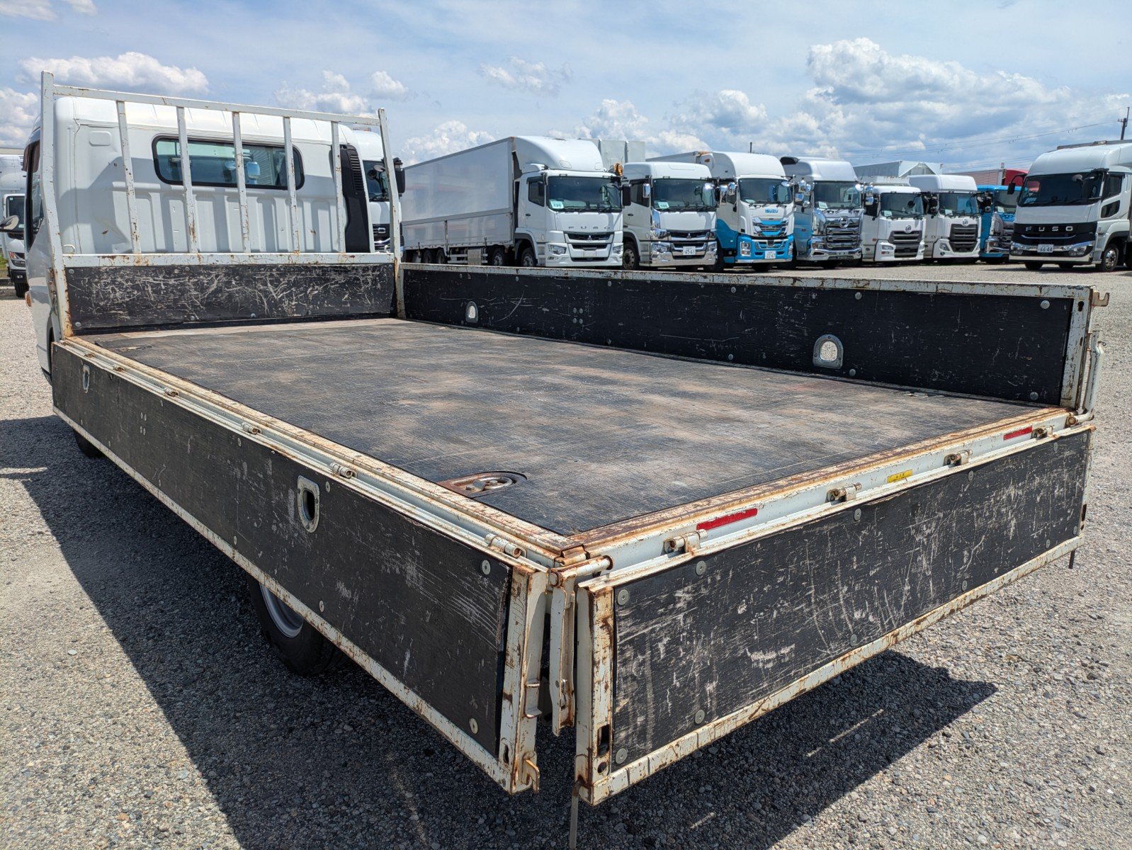 vehicle_image_20260513101553Q3LnVtgur6.jpg