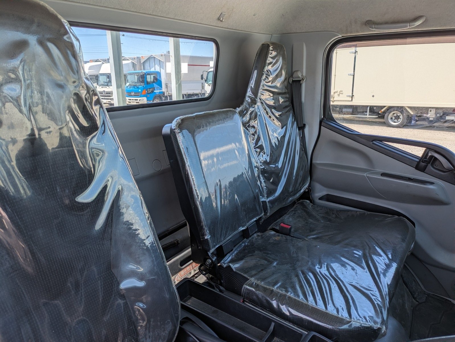 vehicle_image_20260513101553WQvnFgg9oB.jpg