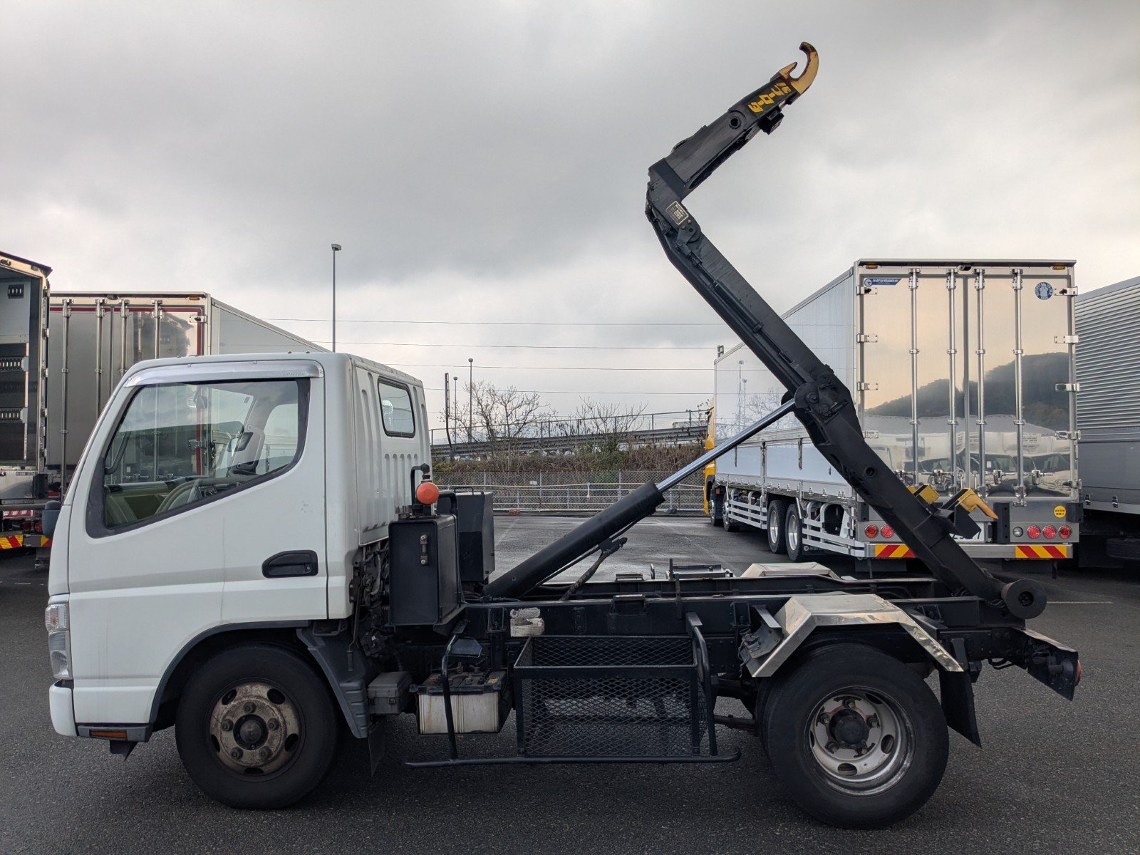 vehicle_image_20260403180035jhoZGFdyqy.jpg