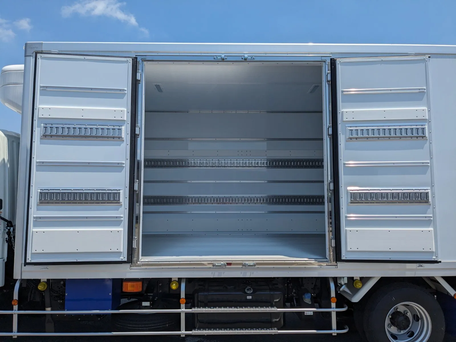 vehicle_image_20260714094332OwSeCSl1sy.webp