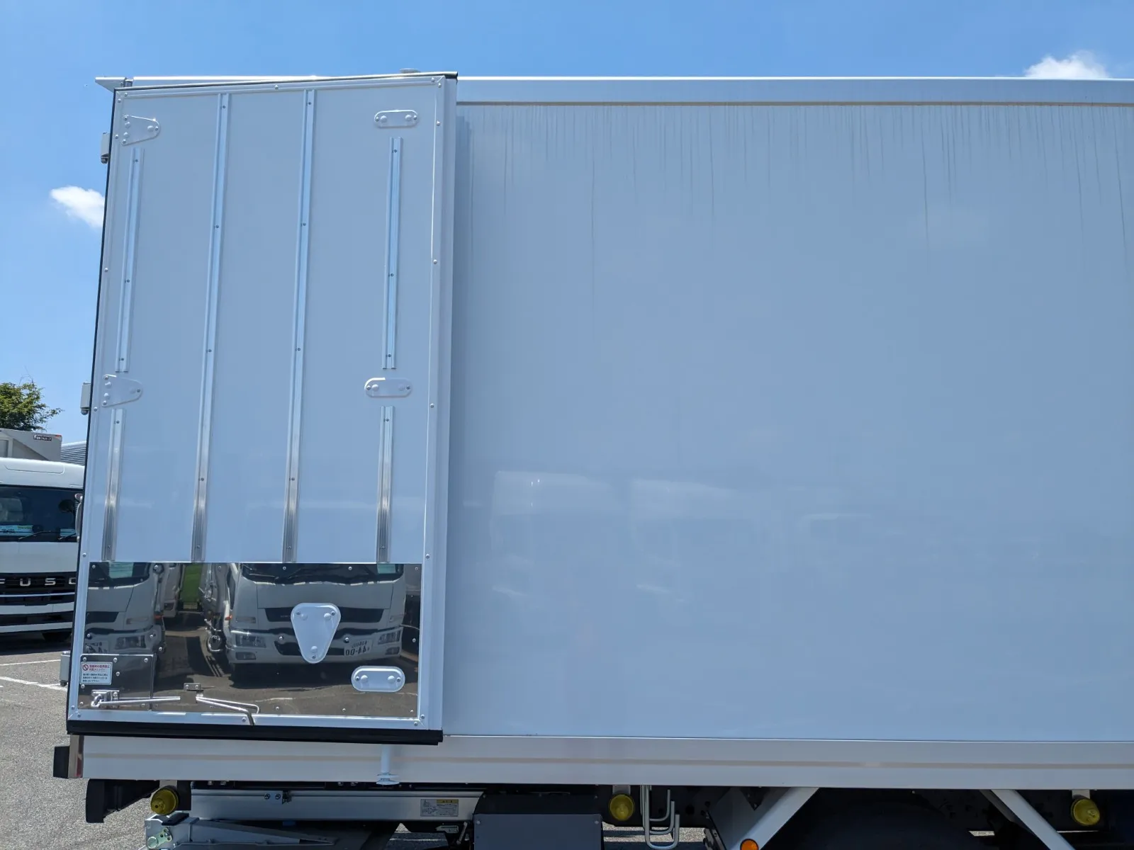 vehicle_image_20260713090323FfamPH5EUk.webp
