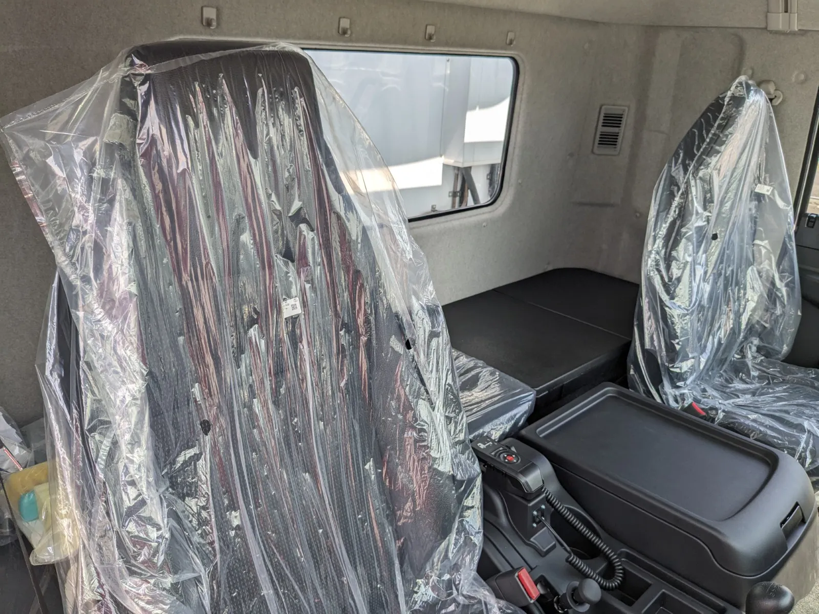 vehicle_image_20260713091351odQn5R40fc.webp