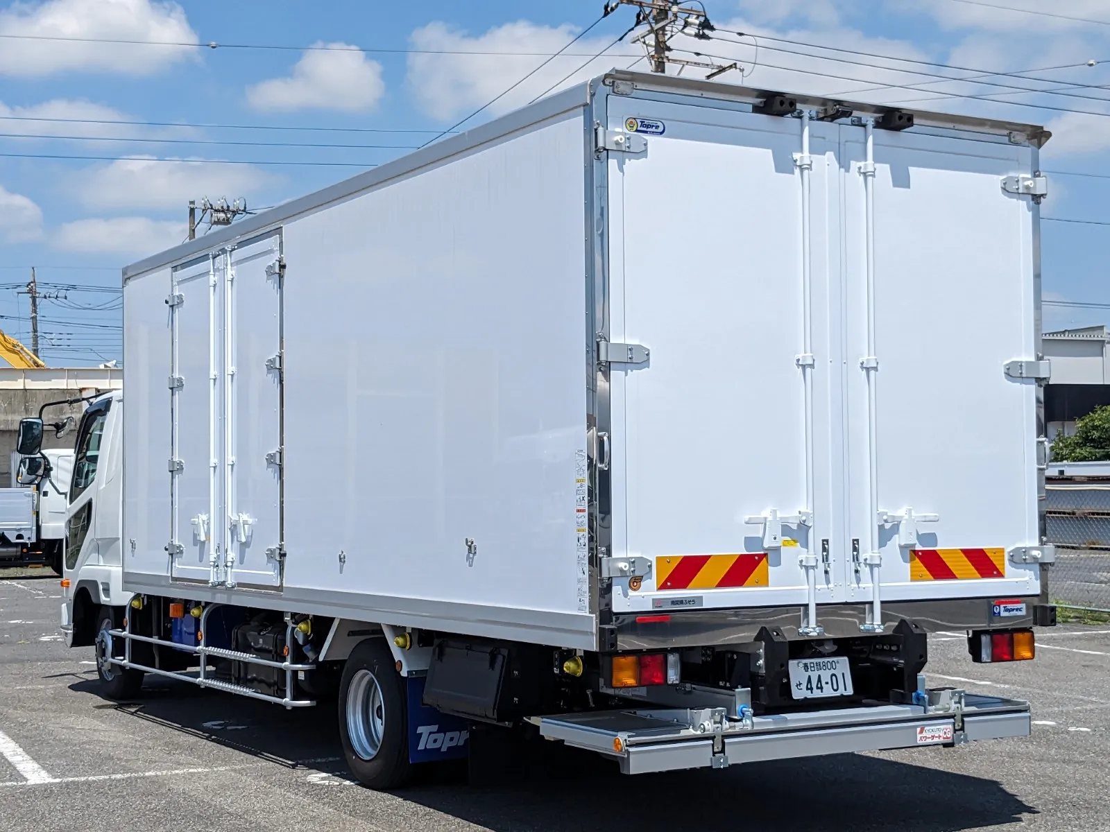 vehicle_image_20260714101222Q4p7vlD9Zj.webp