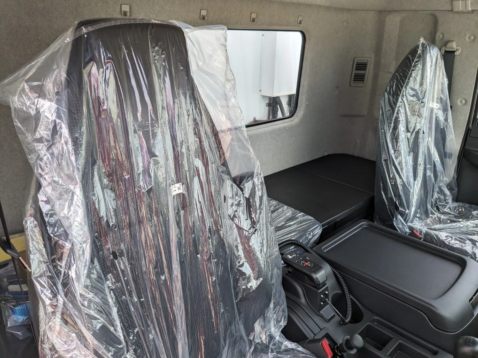 vehicle_image_20260713084743Lb9abGp28b.webp
