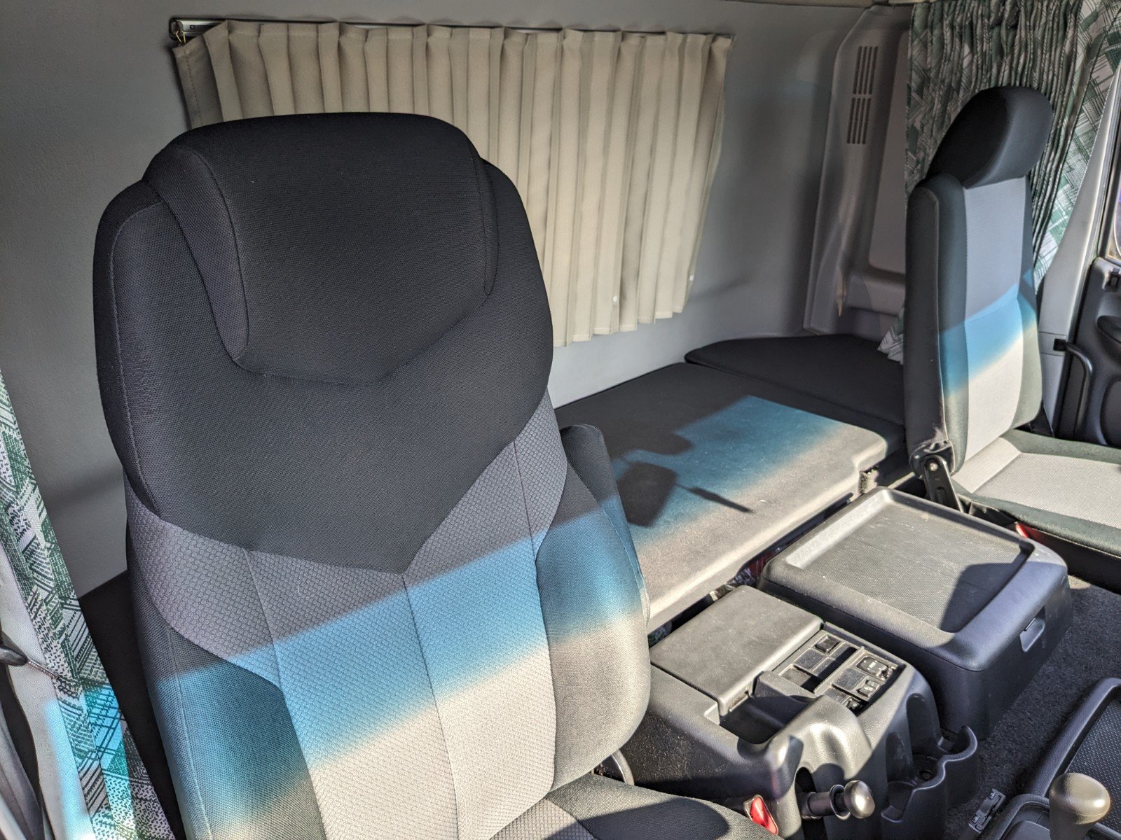 vehicle_image_20260519090435gl2C7q8ZYO.jpg
