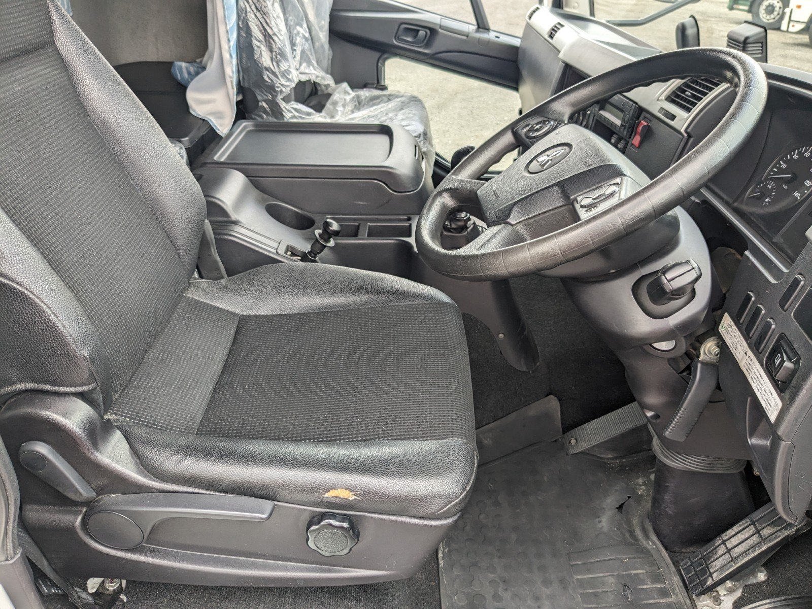 vehicle_image_202605011117027mNT6H5SY2.jpg