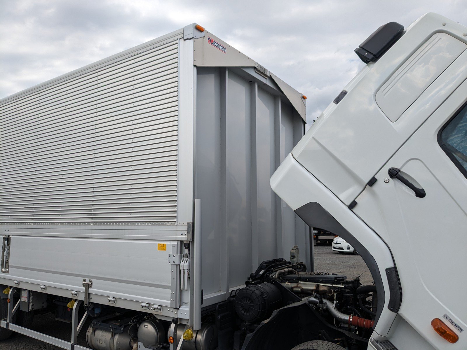 vehicle_image_20260501111702Yp6BZX3kVn.jpg