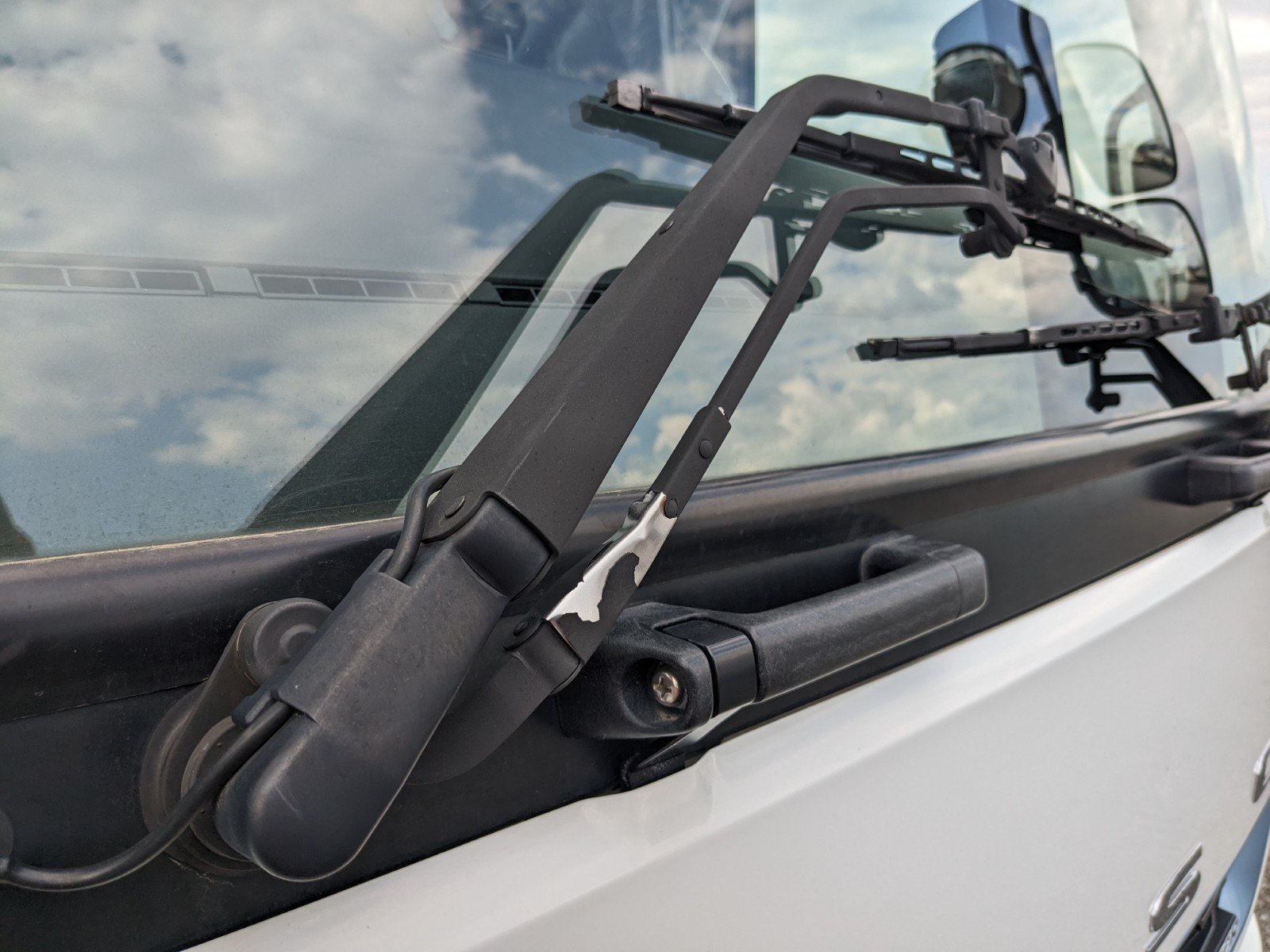 vehicle_image_20260501111702o1SQQZOirB.jpg