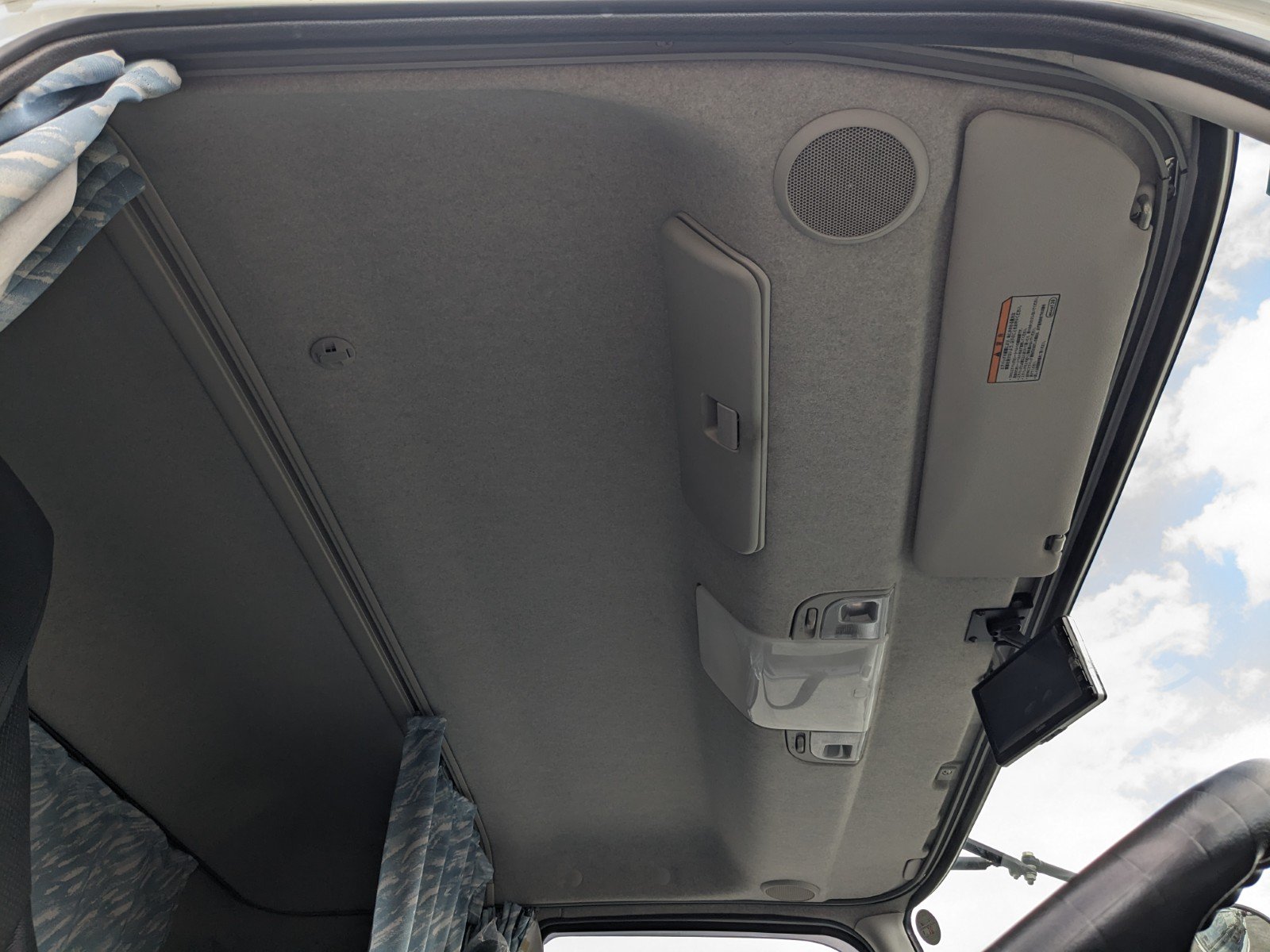 vehicle_image_20260501111702xTgDfAAfUV.jpg