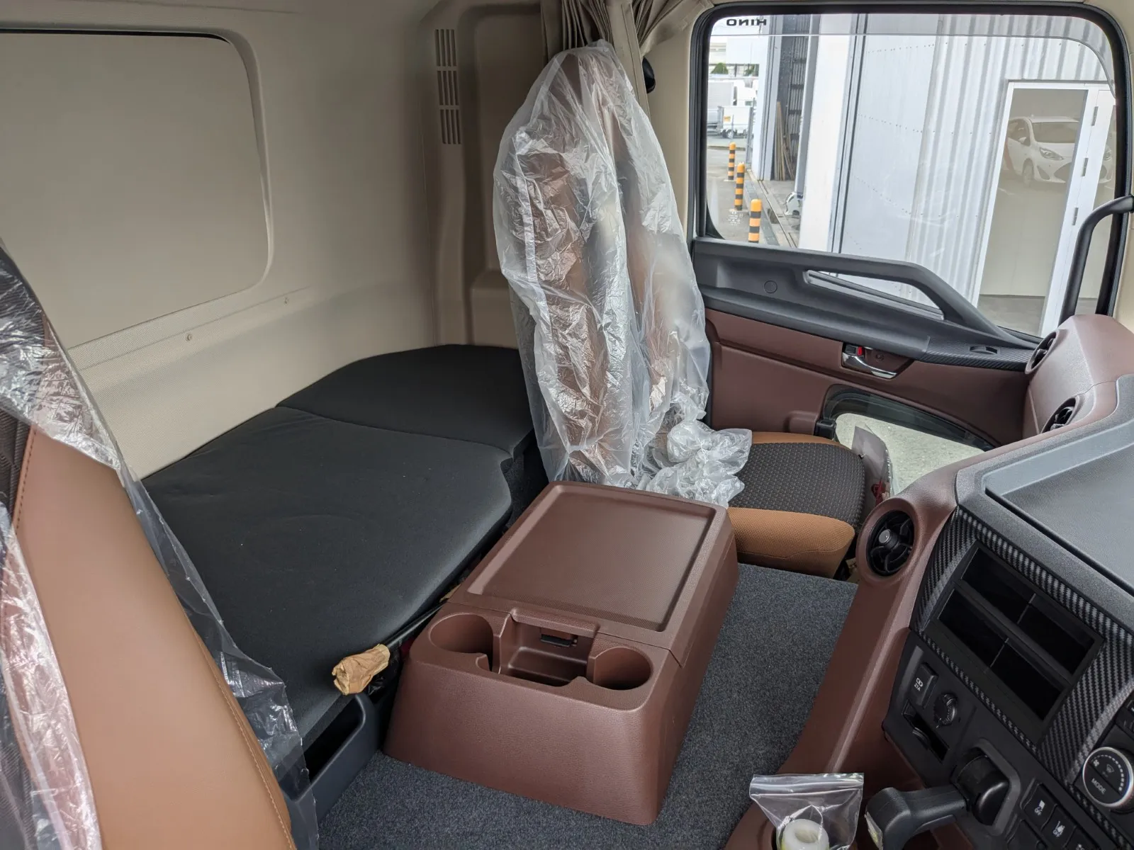 vehicle_image_20260619100810qUh3P7yR4a.webp