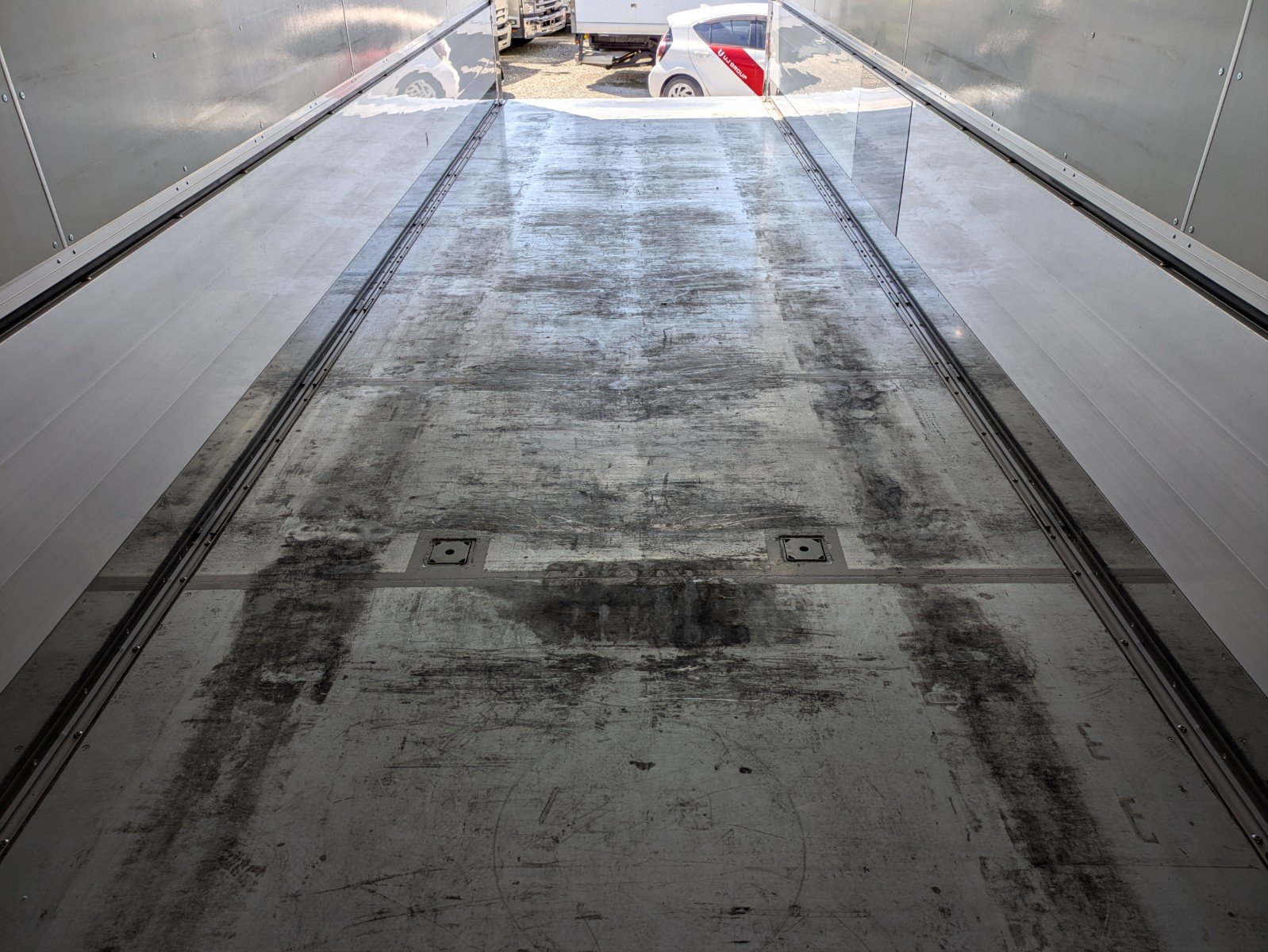 vehicle_image_20260409154305IXsXNNpqyk.jpg