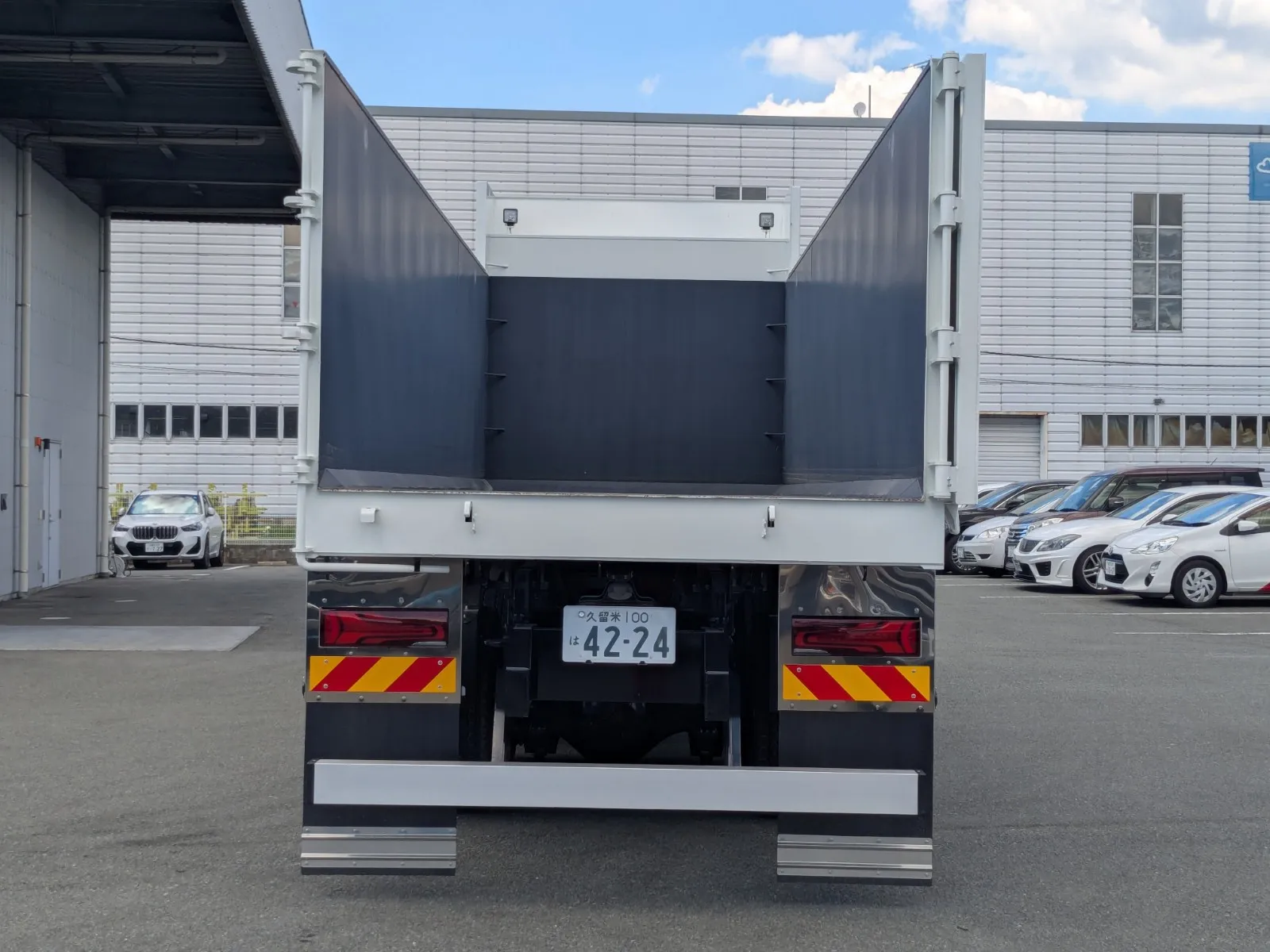 vehicle_image_20260713102540F4tcRzERS2.webp