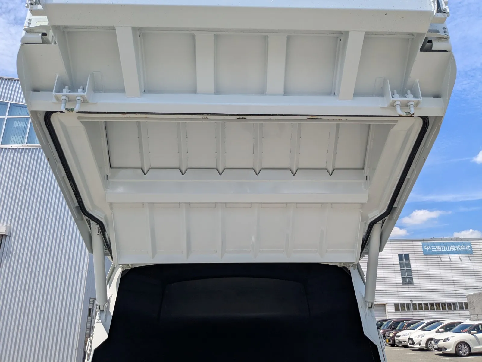 vehicle_image_20260730100841iVYA2dsHRL.webp