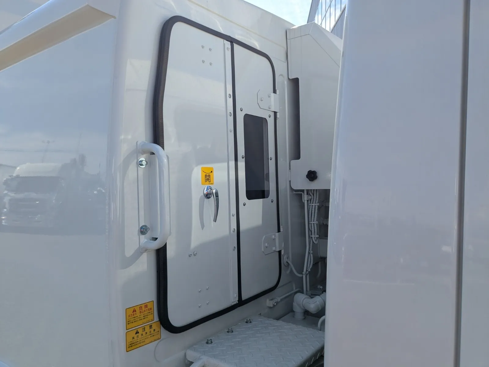 vehicle_image_20260630094011AwB1xfdLLH.webp