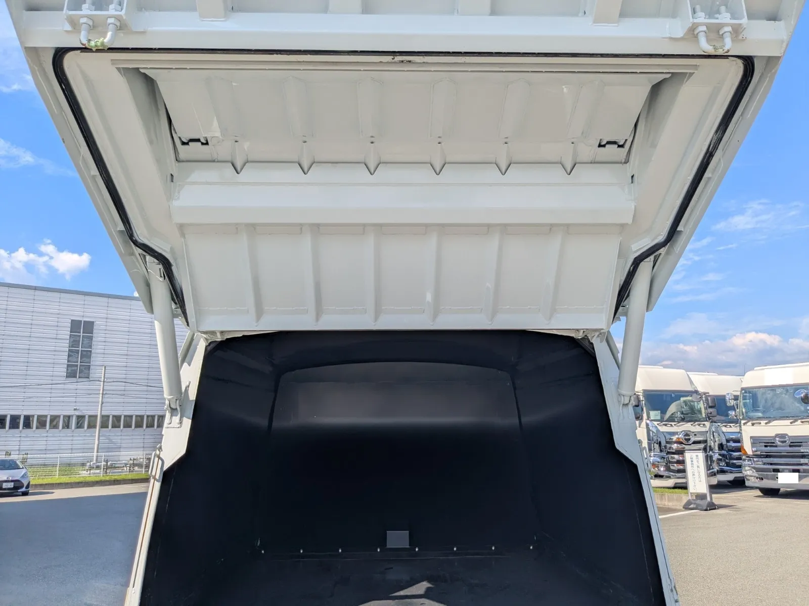 vehicle_image_20260630094013xQCxctt25f.webp
