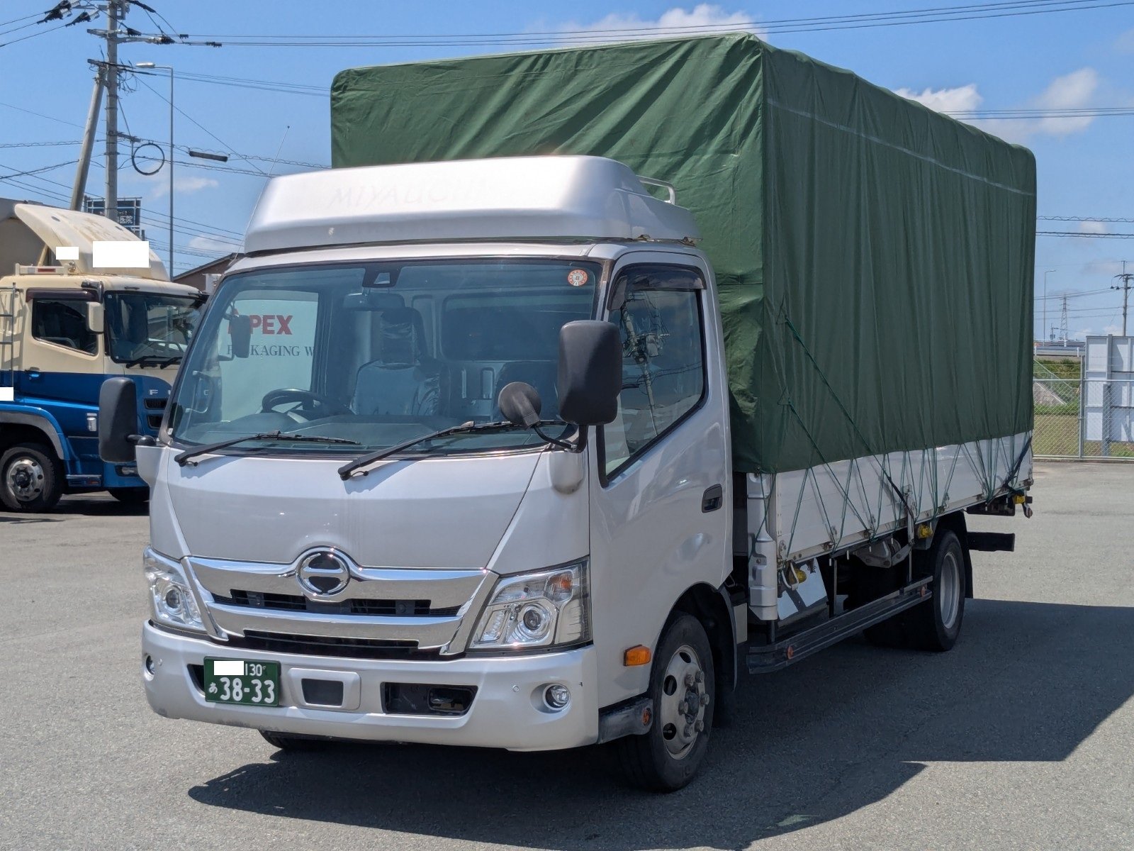 vehicle_image_20260422130114KybAgQosOM.jpg