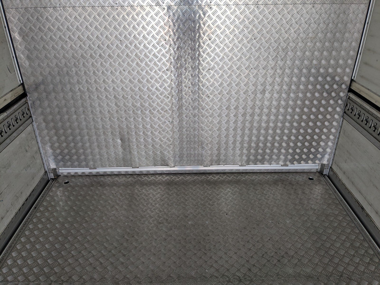 vehicle_image_20260520103242QTHmVbcPBc.jpg