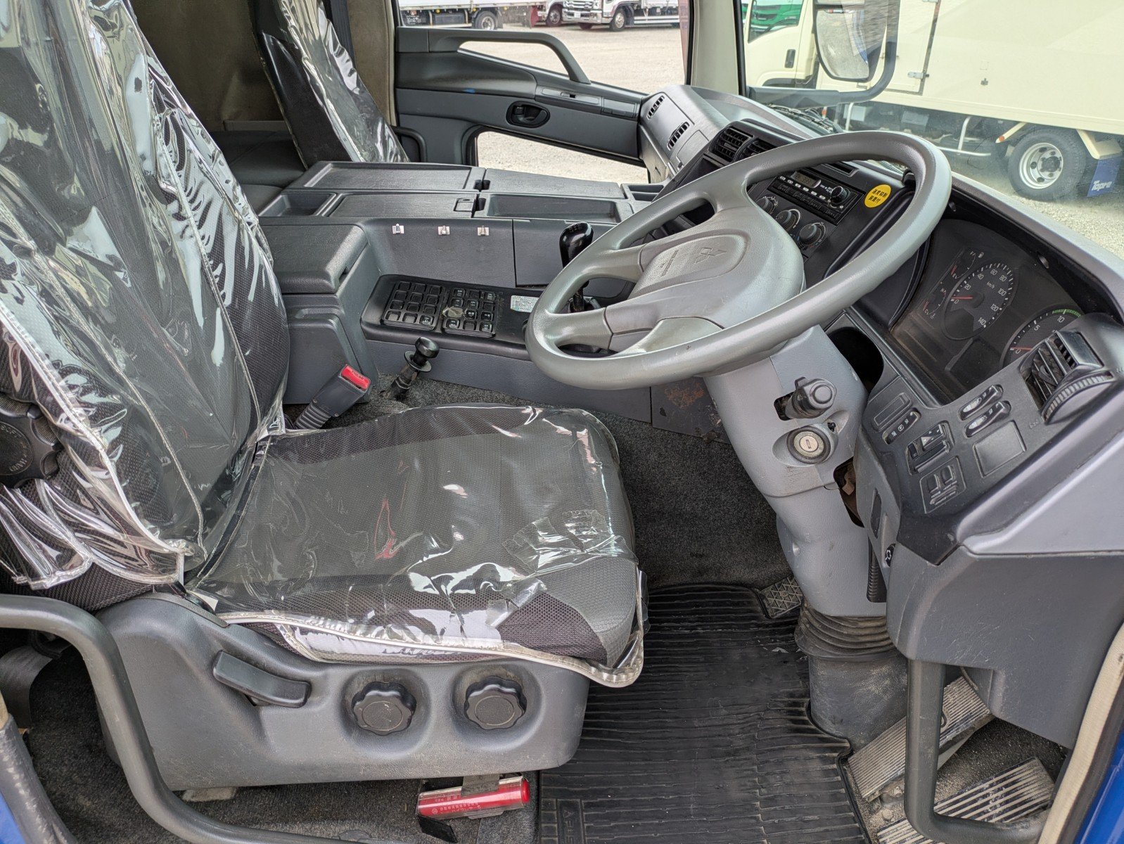 vehicle_image_20260422175929YiadDyfh5u.jpg