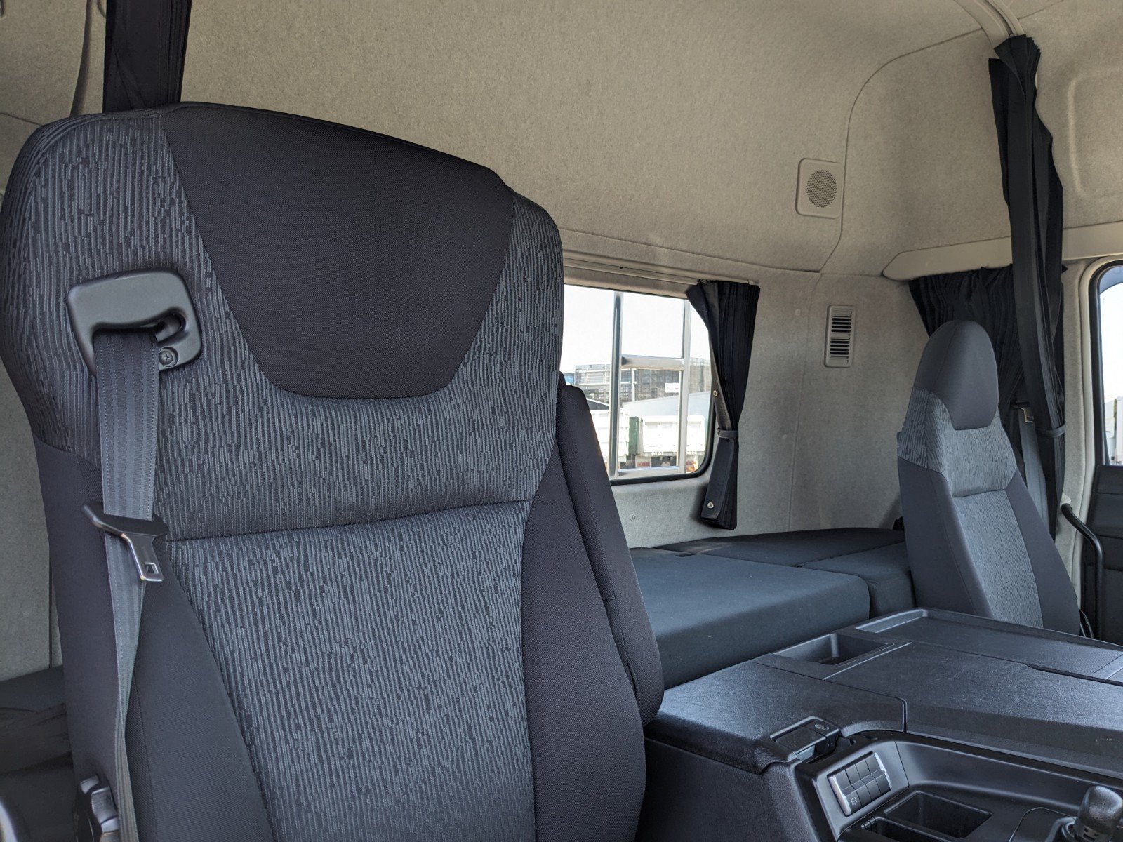 vehicle_image_202604201623219Rk1YAa9d7.jpg