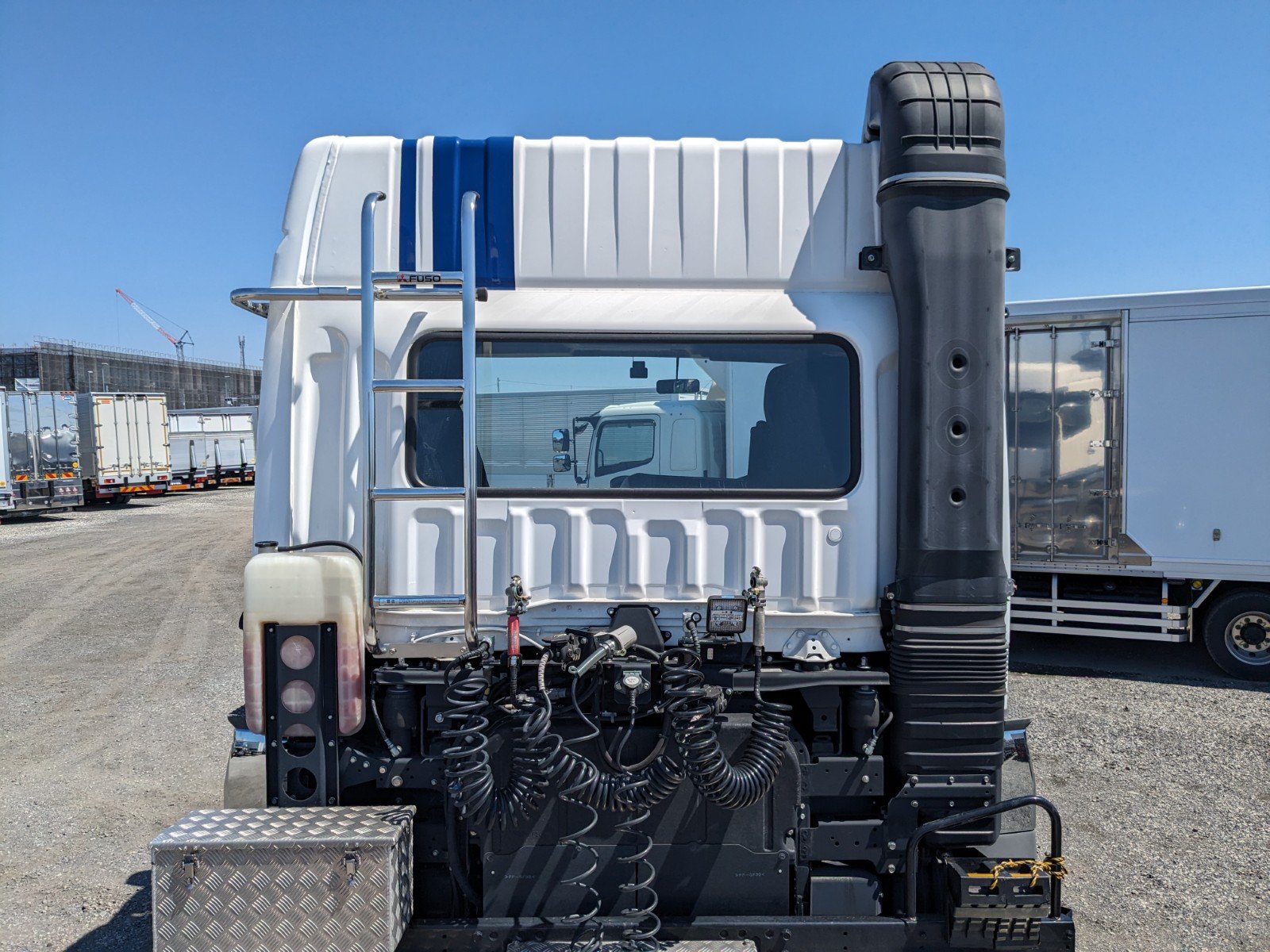 vehicle_image_20260420162321GPWC3XBOa5.jpg