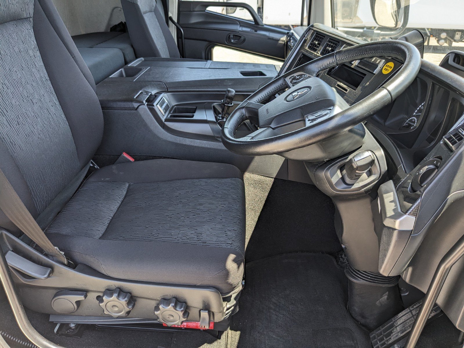 vehicle_image_20260420162321YoxzWRlxuR.jpg