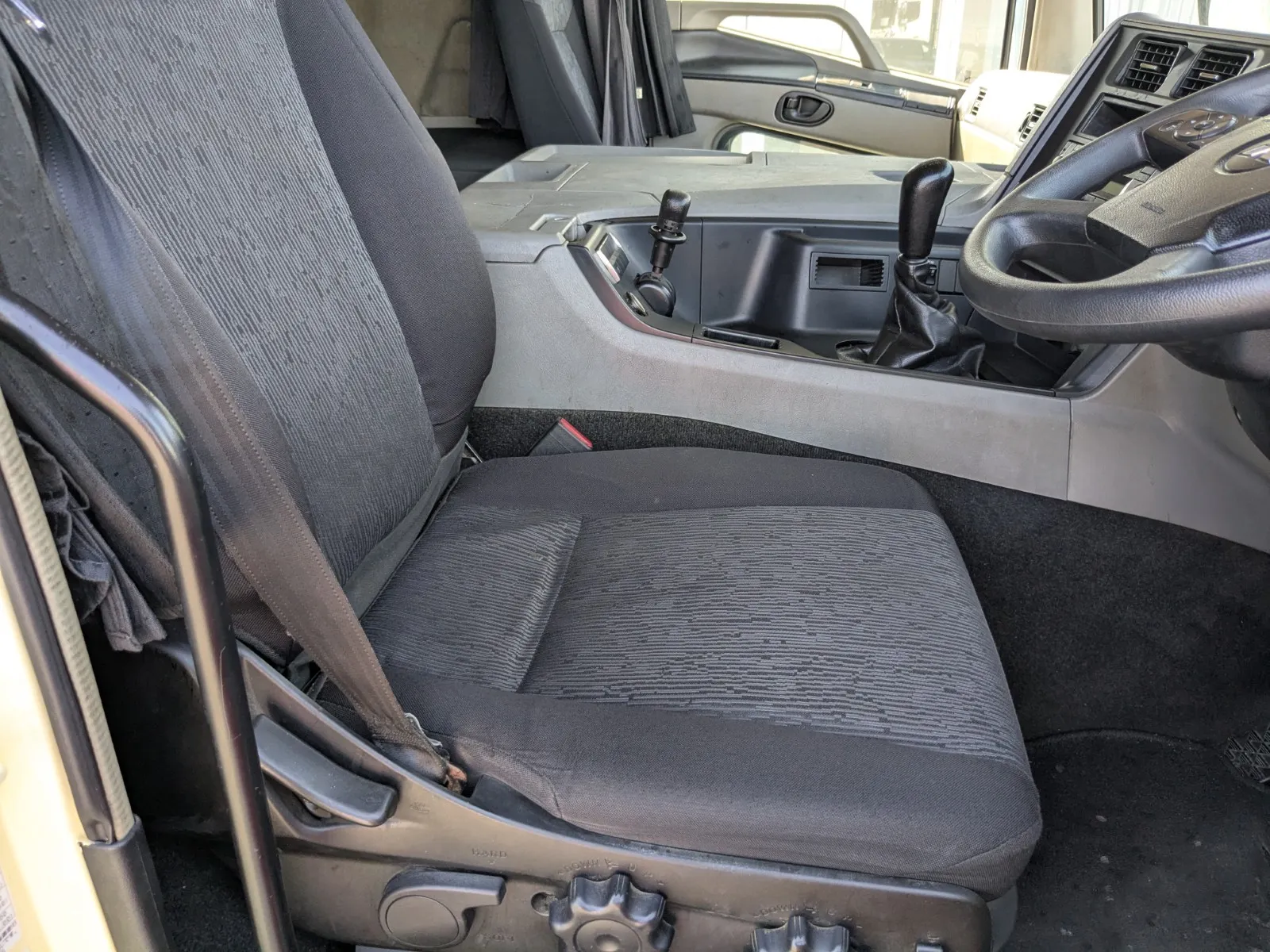 vehicle_image_20260722103600obFeXs5svv.webp