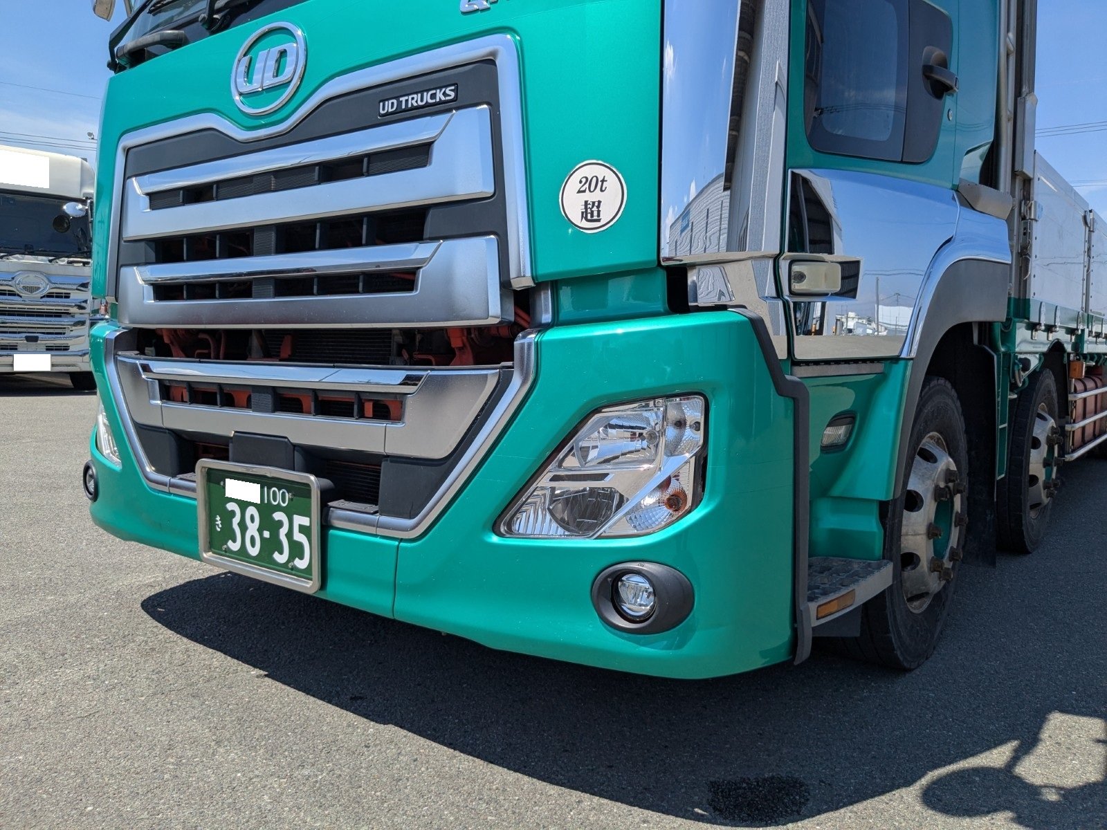 vehicle_image_20260615105453qGYzMiUrbi.jpg