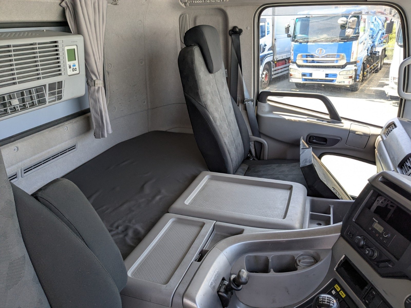vehicle_image_20260615105453qVMeZUcghc.jpg