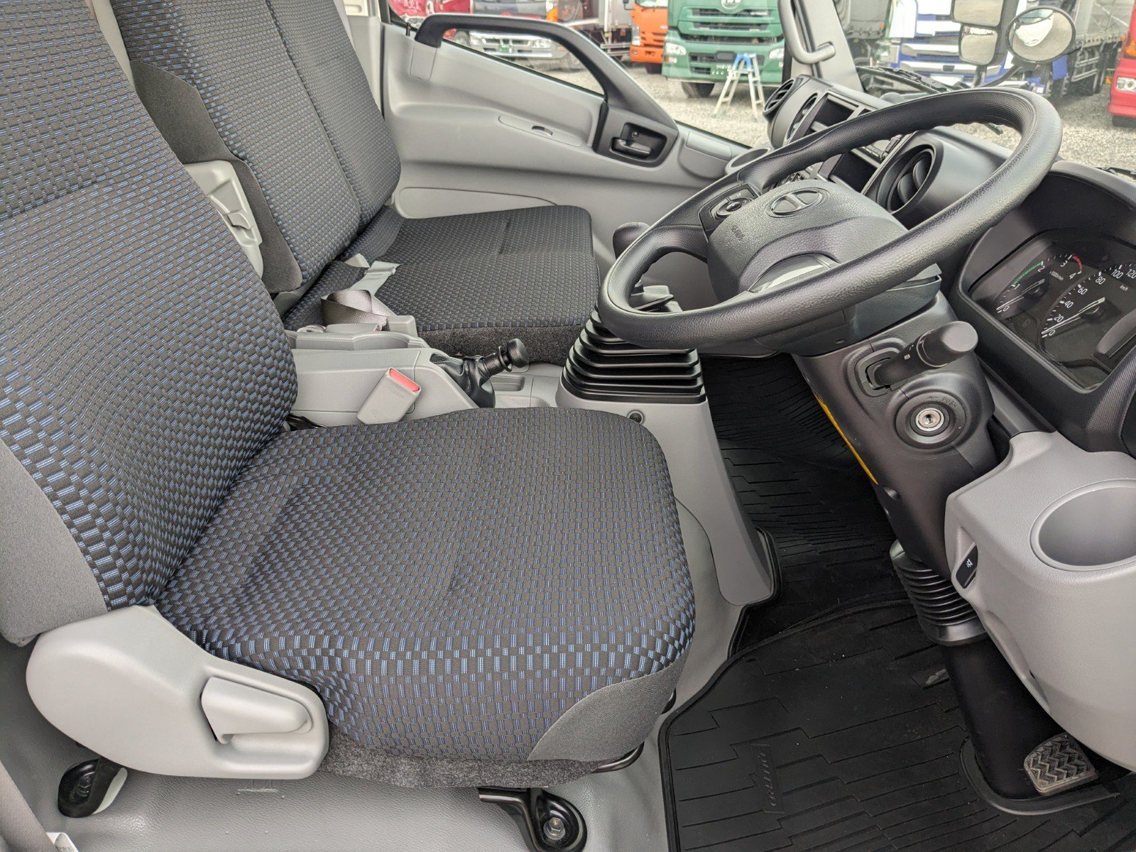 vehicle_image_20260423170234X9tq57YKtY.jpg