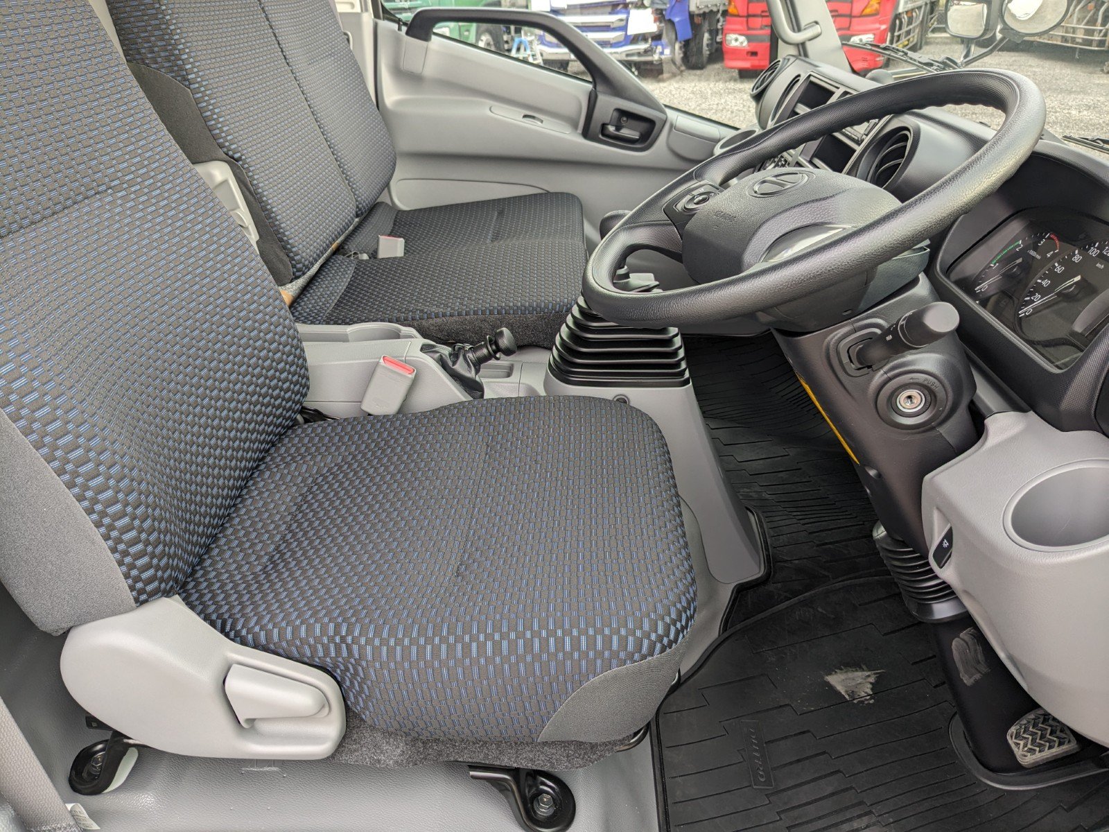 vehicle_image_20260423171244FK1bLInFH8.jpg